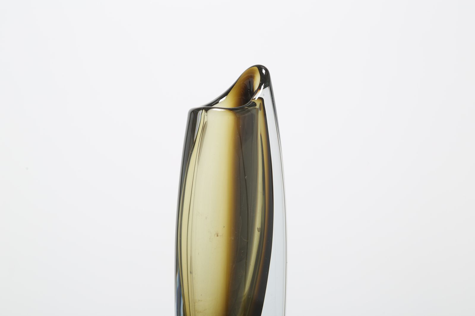 Mid Century Gunnar Nylund “Shark Tooth” Sommerso Glass Vase For Strömbergshyttan, Sweden, 1957 photo vinterior