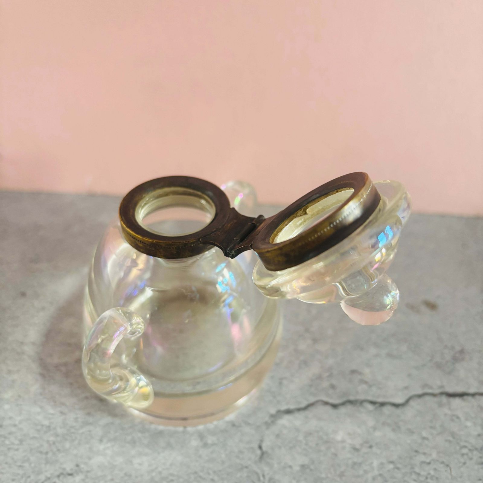 Antiek iriserend Boheems glazen bolvorming inktpotje photo Woonaccessoires