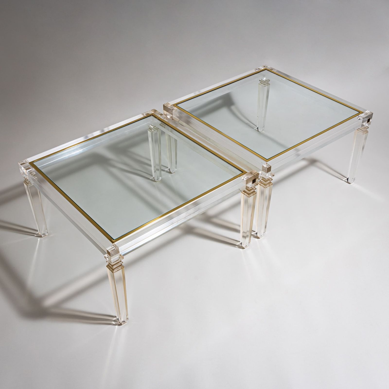 Paar vierkante salontafels in plexiglas van Fabianart, Rome / Italië, eind 20e eeuw photo furniture