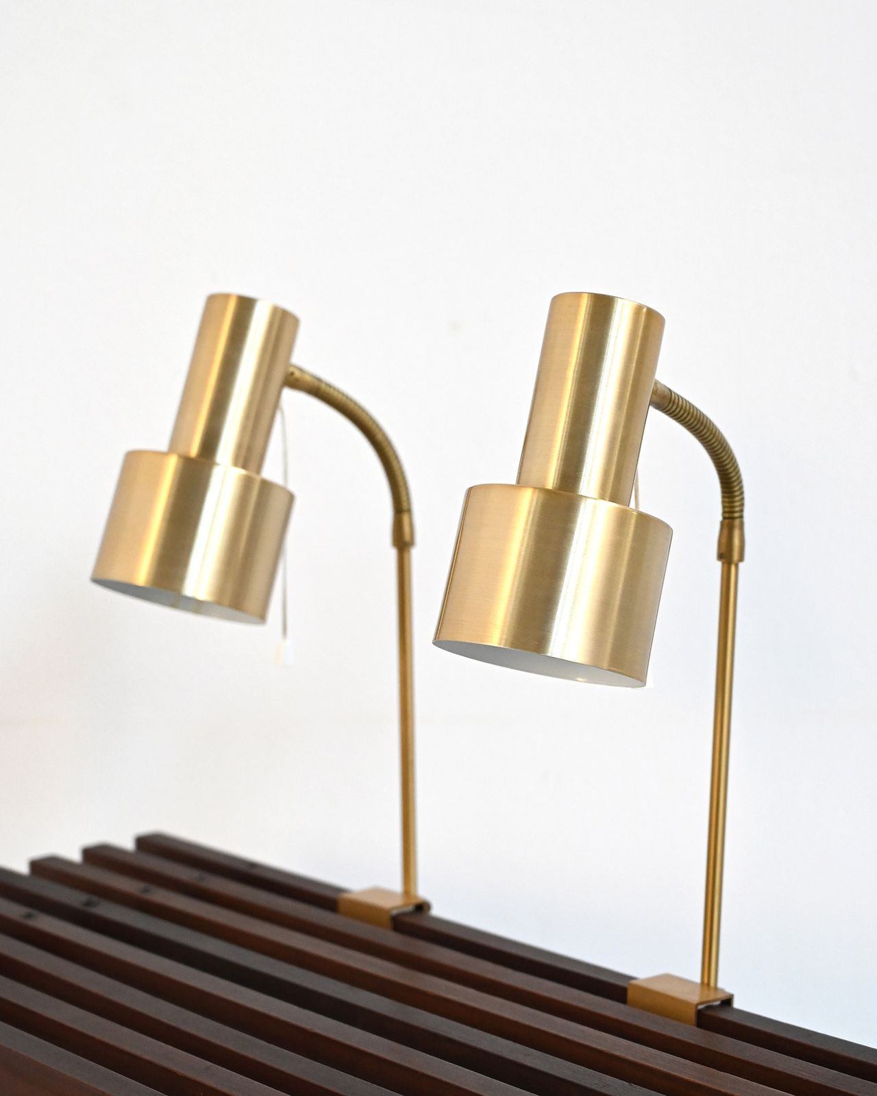 Paar nachtkastlampen van Nybro Armaturfabrik AB, ca. jaren 1950 photo furniture