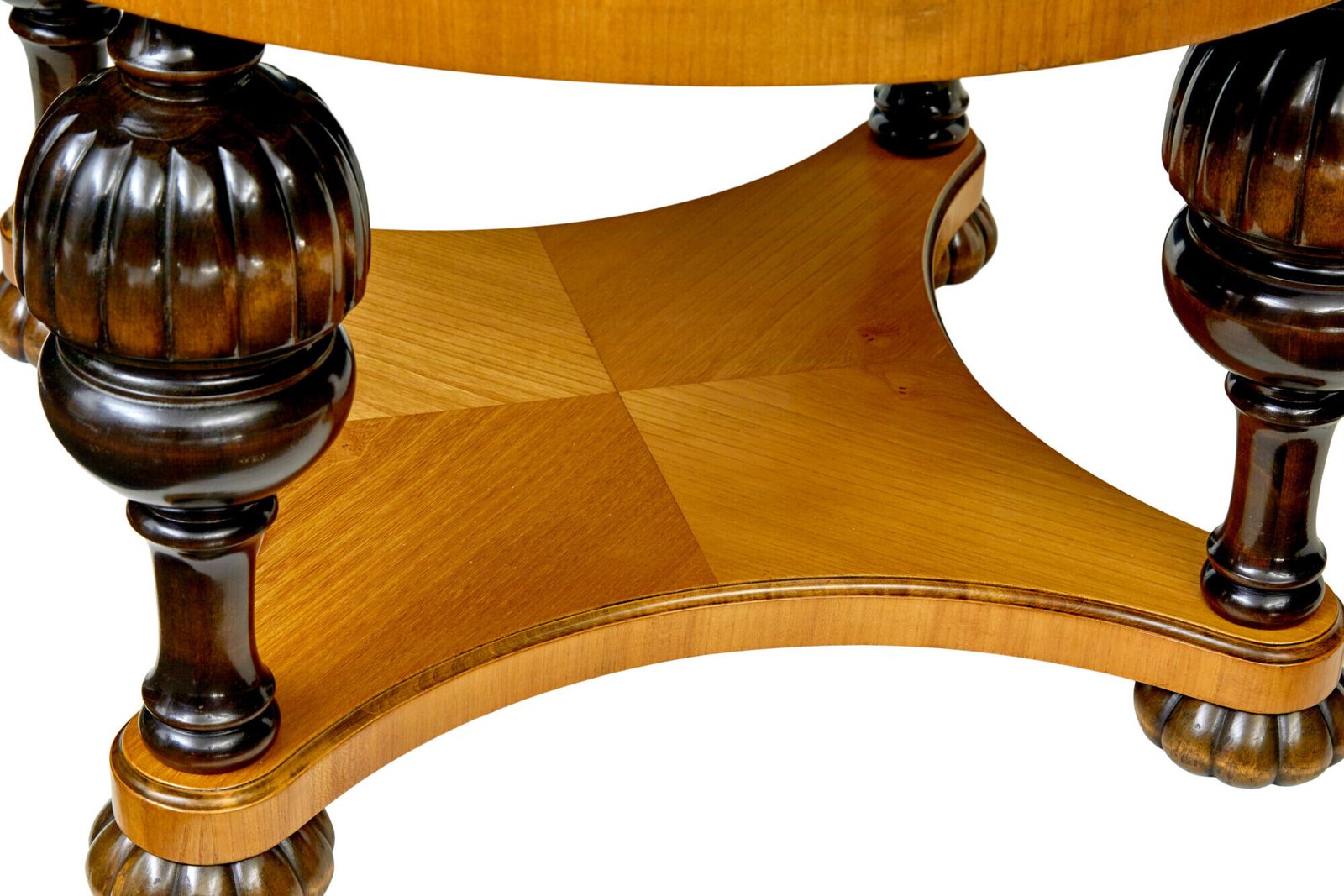Zweedse mid-century art deco salontafel van iepenwortelhout photo Meubels