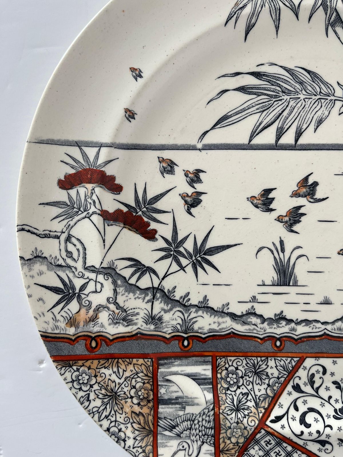 photo furniture Groot bord van Gildea & Walker, Melbourne Pat'n Pottery, Aesthetic Movement, 1881