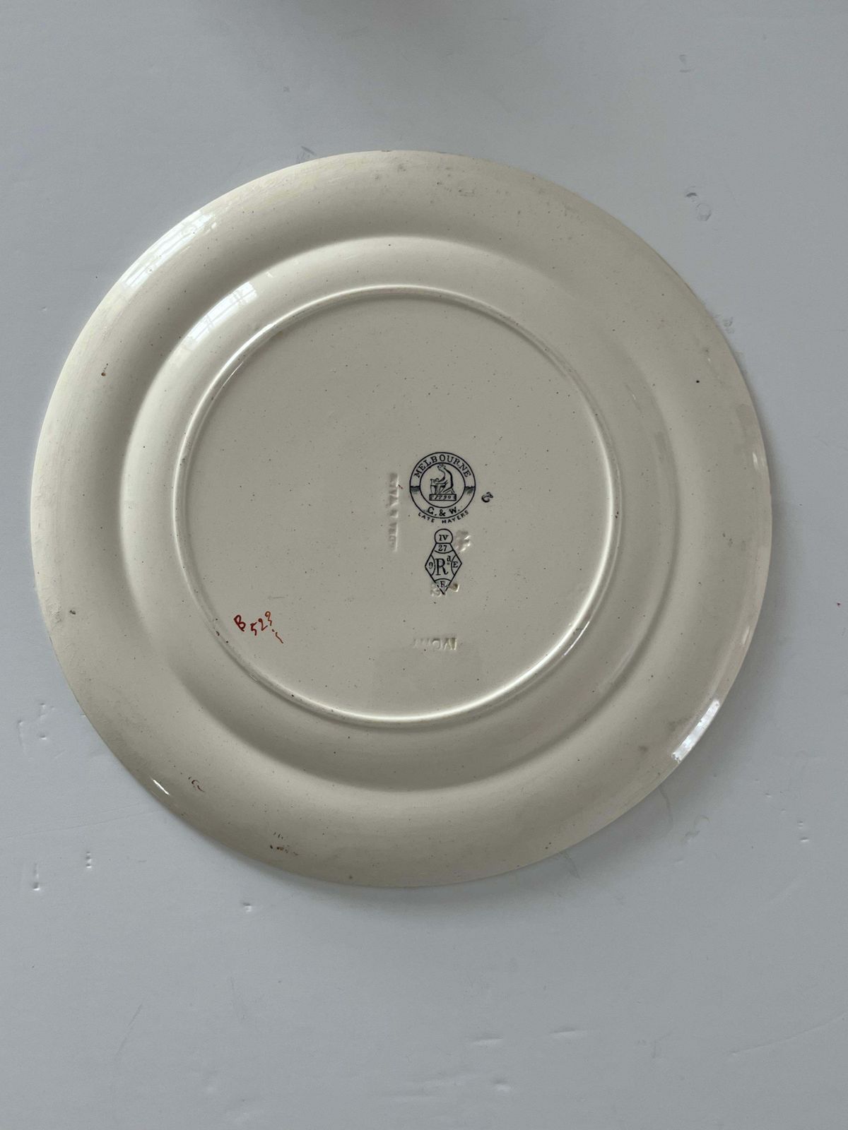Woonaccessoires Groot bord van Gildea & Walker, Melbourne Pat'n Pottery, Aesthetic Movement, 1881 photo