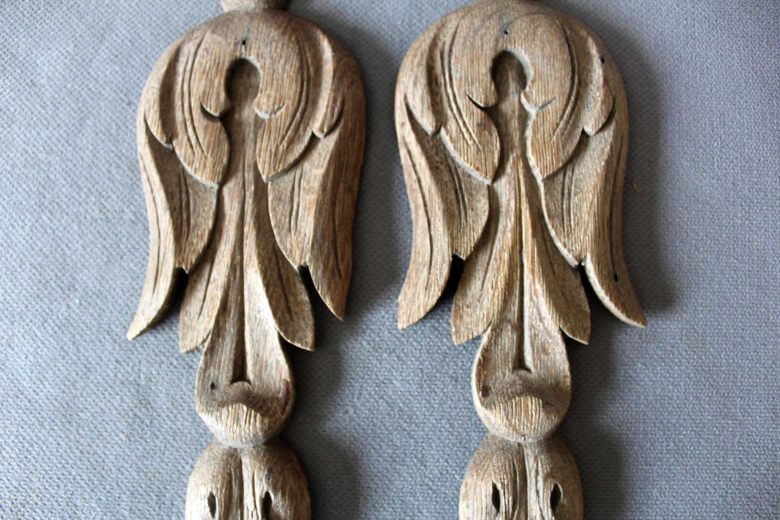 Set van twee antieke Franse handgesneden houten architectuurelementen – ornamenteel, met bladwerkmotief, fries, wanddecoratie of meubelversiering photo buy