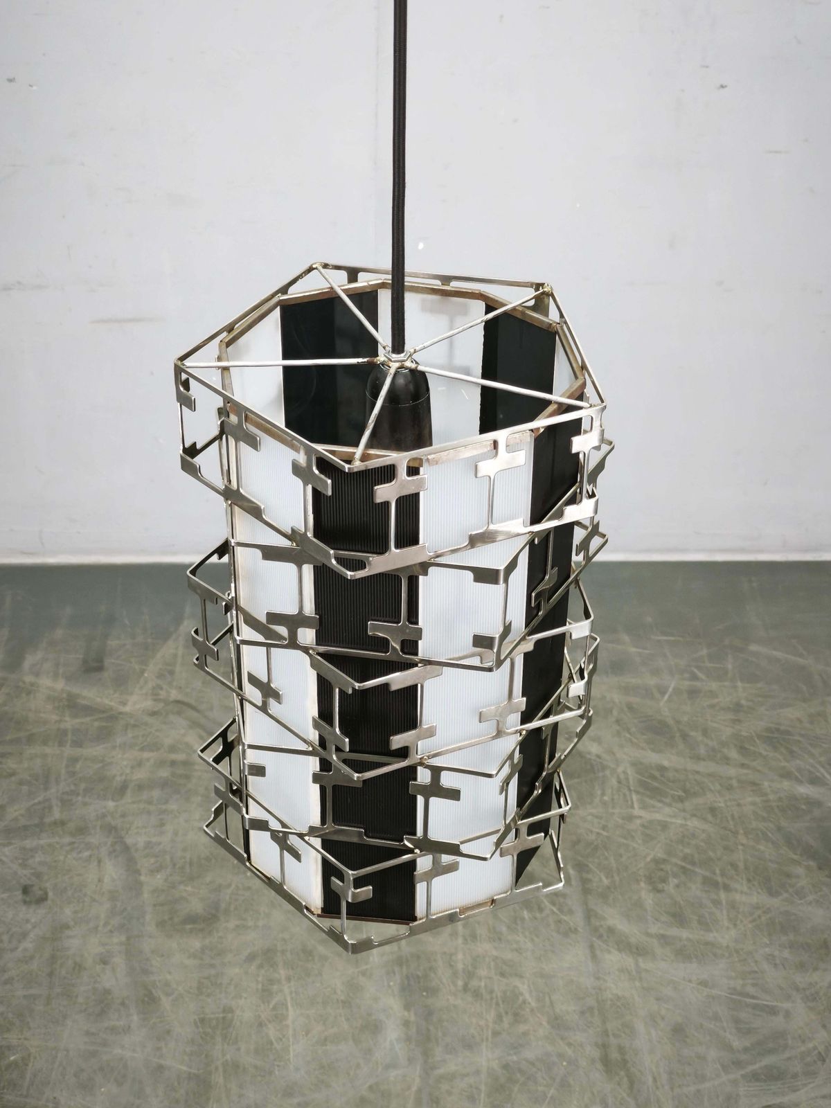 Verlichting Mid-Century Tsjechische chromen geometrische hanglamp, jaren 1960 photo