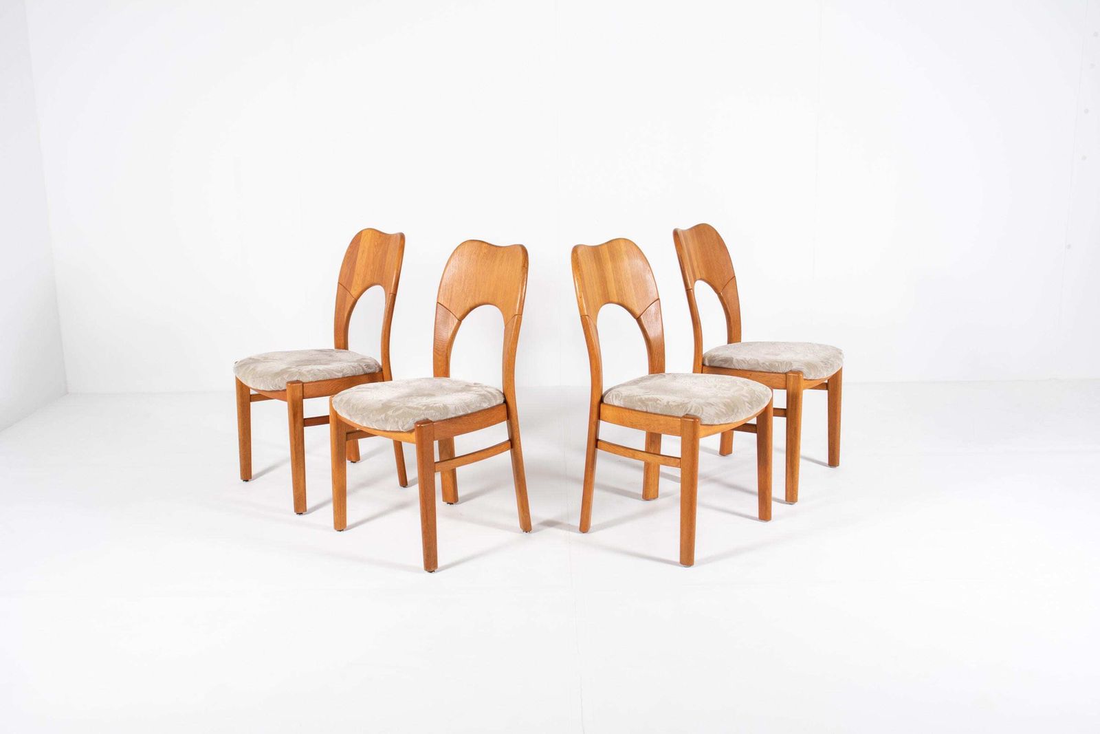 Set van 4 Vintage "Morten" Eetkamerstoelen Toegeschreven aan Niels Koefoed, jaren 1960 photo furniture