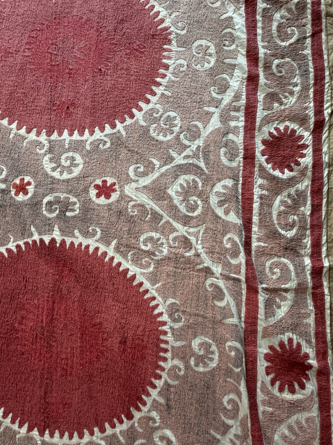 Tapisserie Suzani ouzbèke brodée à la main, rouge et beige, 230 x 335 cm photo 700.0