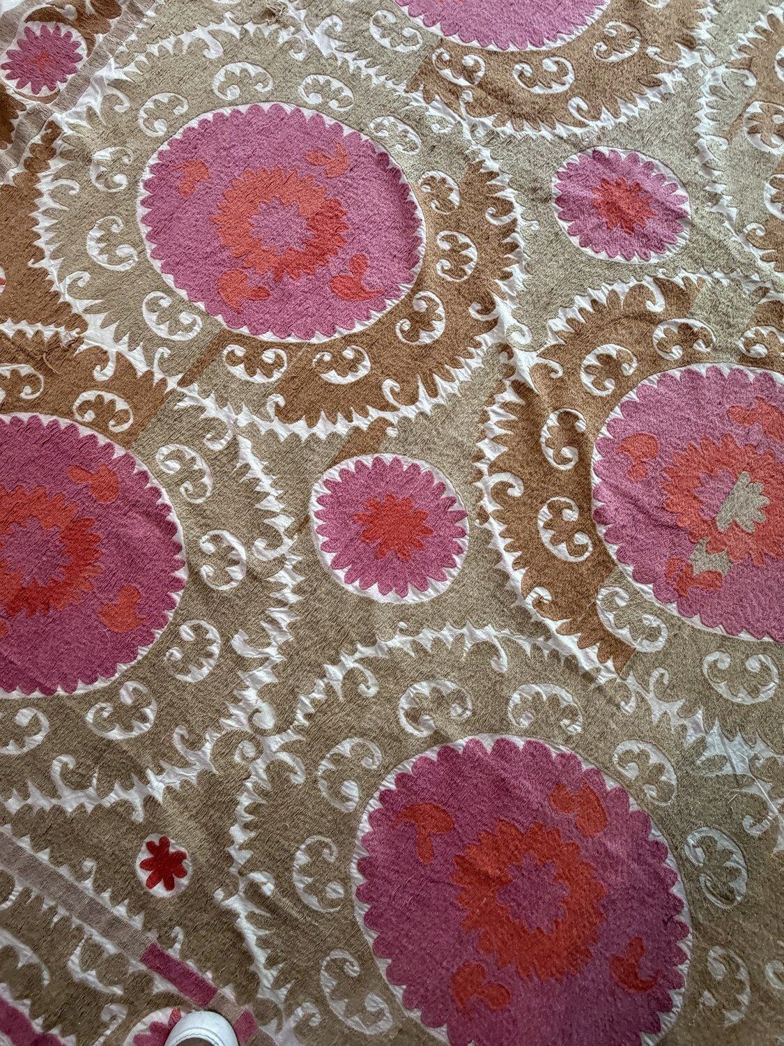 Boho roze beige Bukhara Suzani wandkleed 238 x 330 cm photo Textiel
