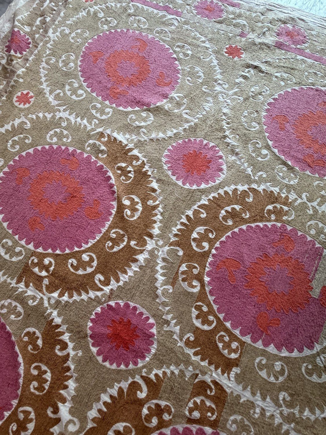 Boho roze beige Bukhara Suzani wandkleed 238 x 330 cm photo 700.0