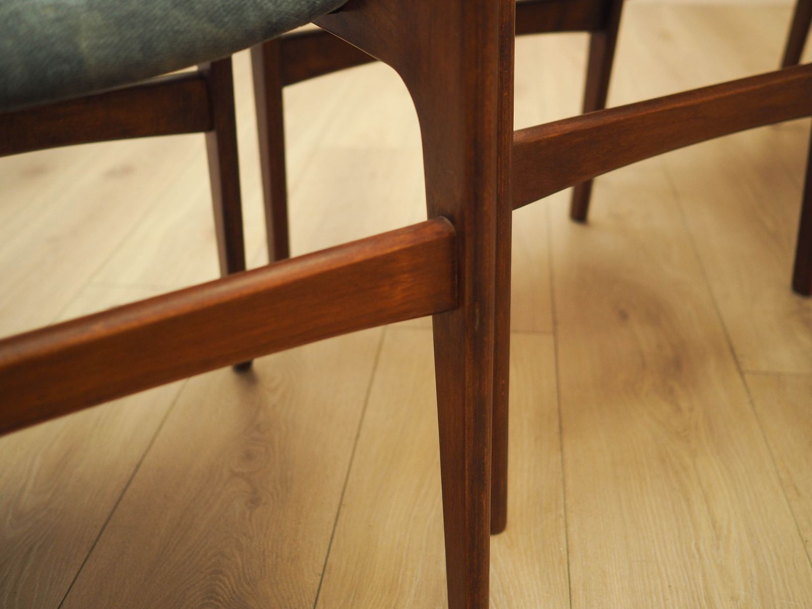 Meubels Set van vier teakhouten stoelen, Deens design, jaren 1970, gemaakt in Denemarken photo