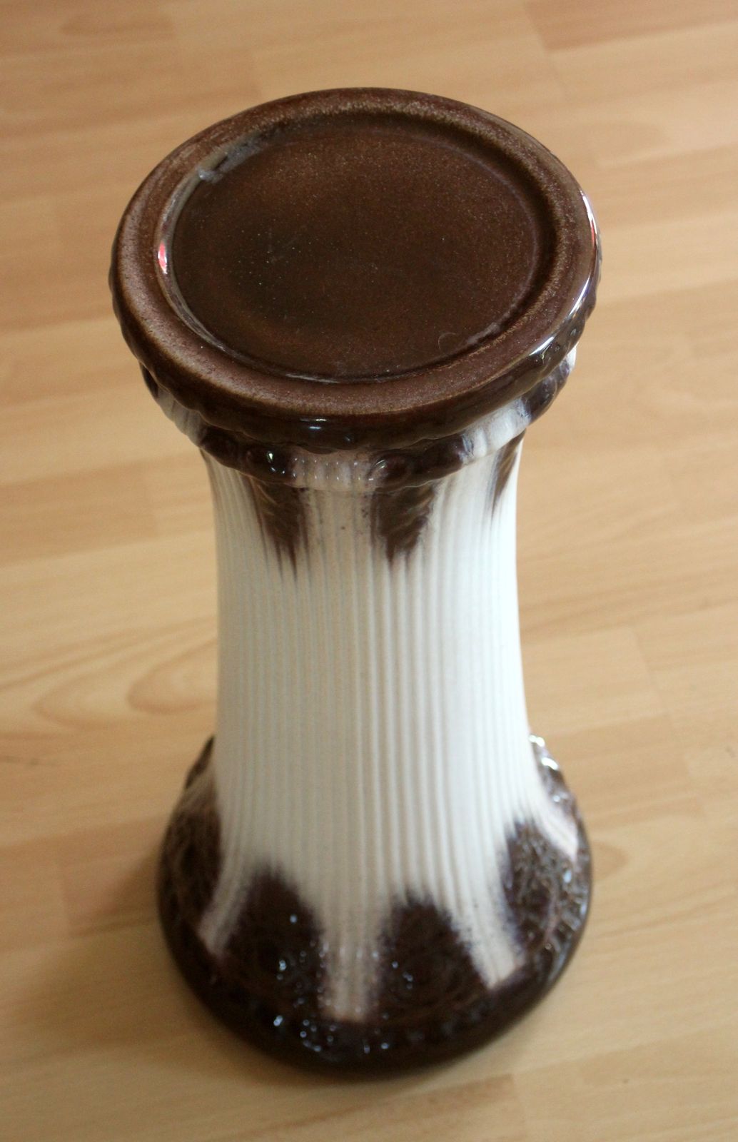 Mid-Century bloemenkolom | voetstuk | plantenstandaard | keramiek, bruin/wit | vintage, ca. jaren 1960 | gemerkt photo Woonaccessoires