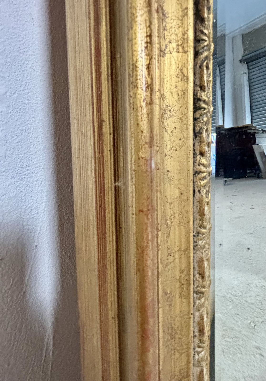 photo furniture Grote Spaanse vergulde wandspiegel, midden 20e eeuw