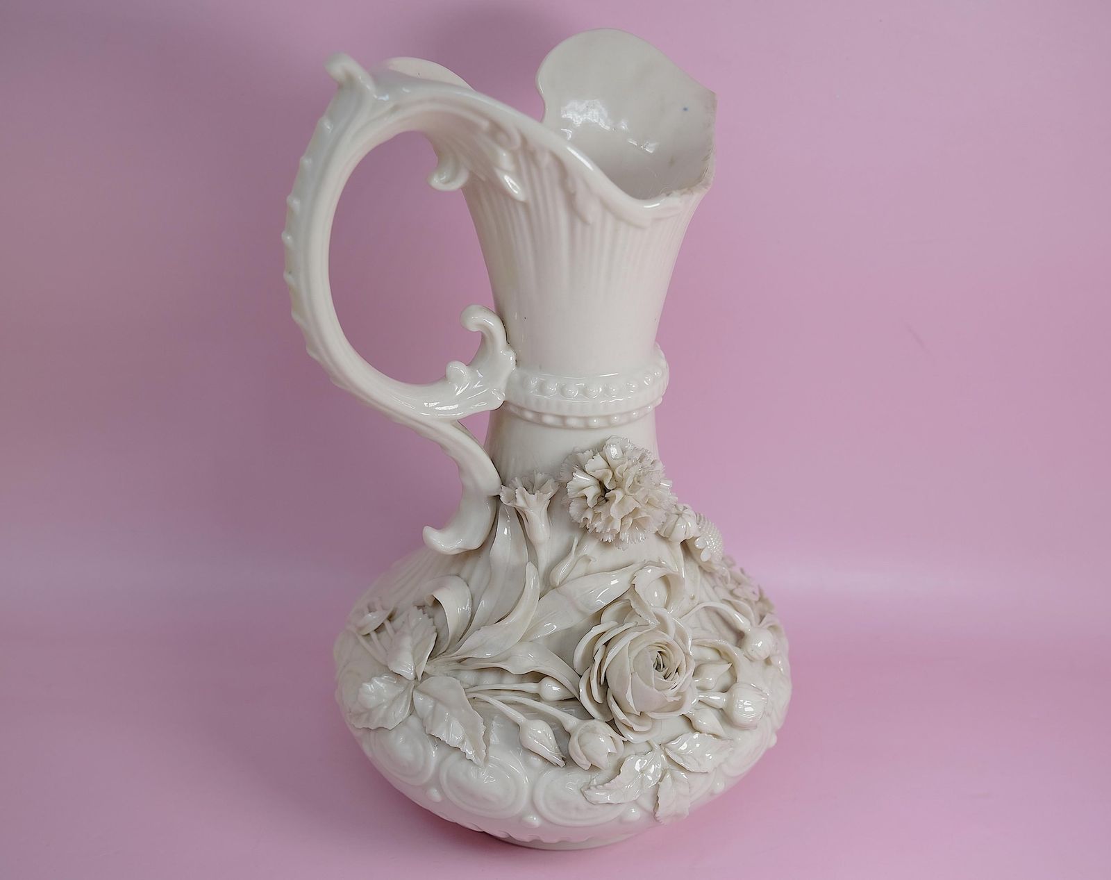 Belleek Keramieken Ewer met Bloemreliëf photo vinterior