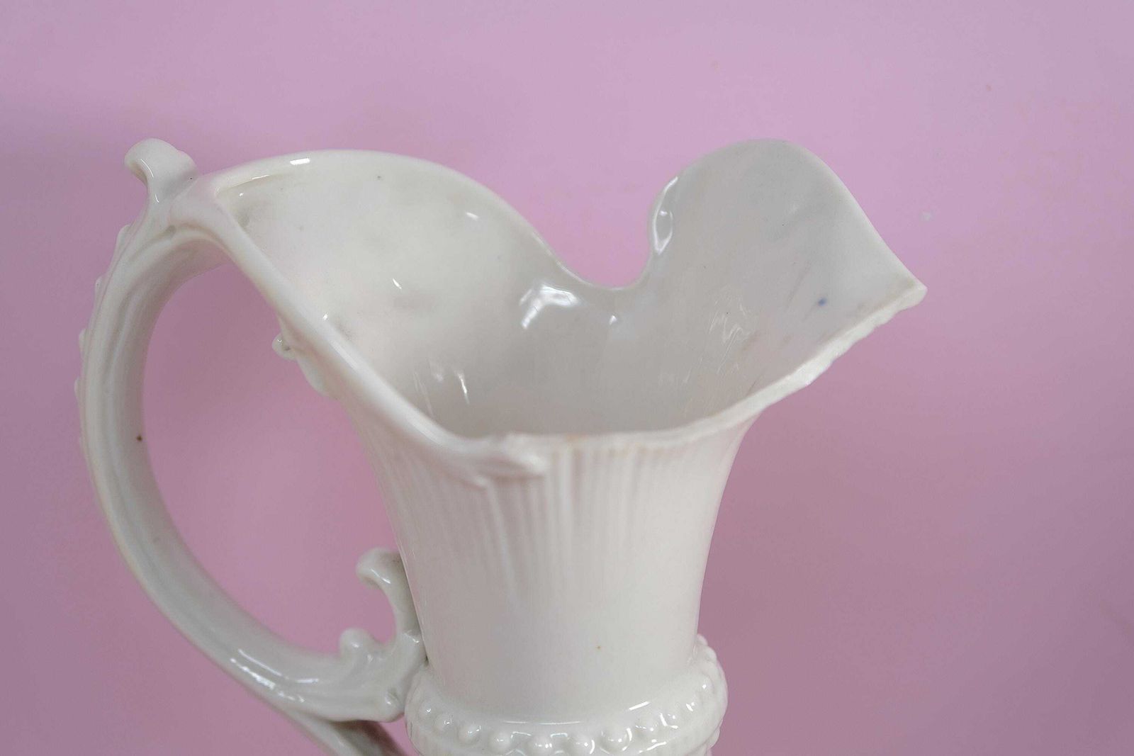 photo vintage Belleek Keramieken Ewer met Bloemreliëf