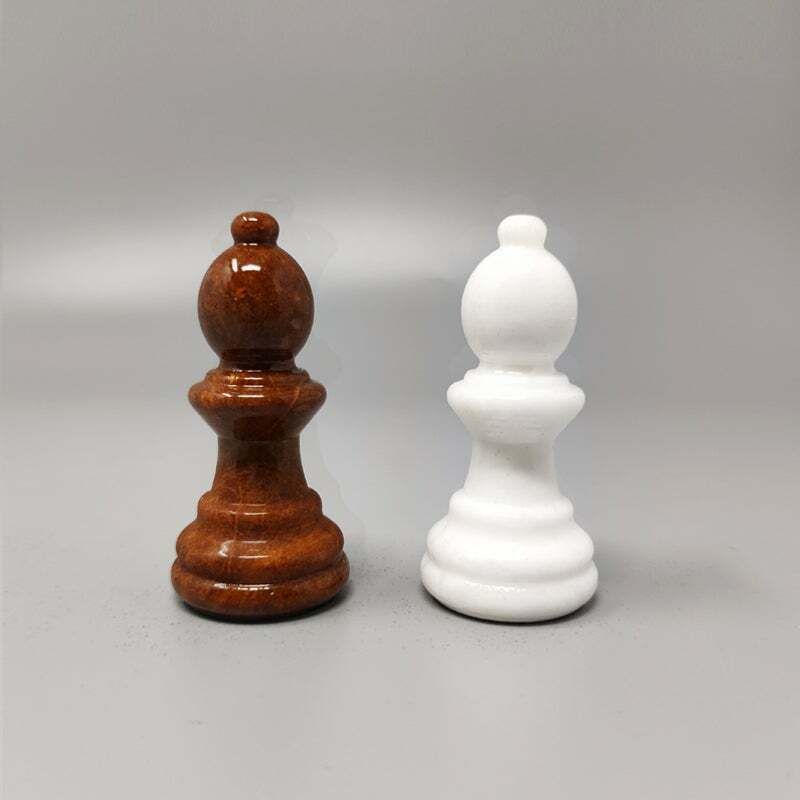 photo furniture Jeu d'échecs en albâtre de Volterra brun et blanc, fait main, Italie, années 1970