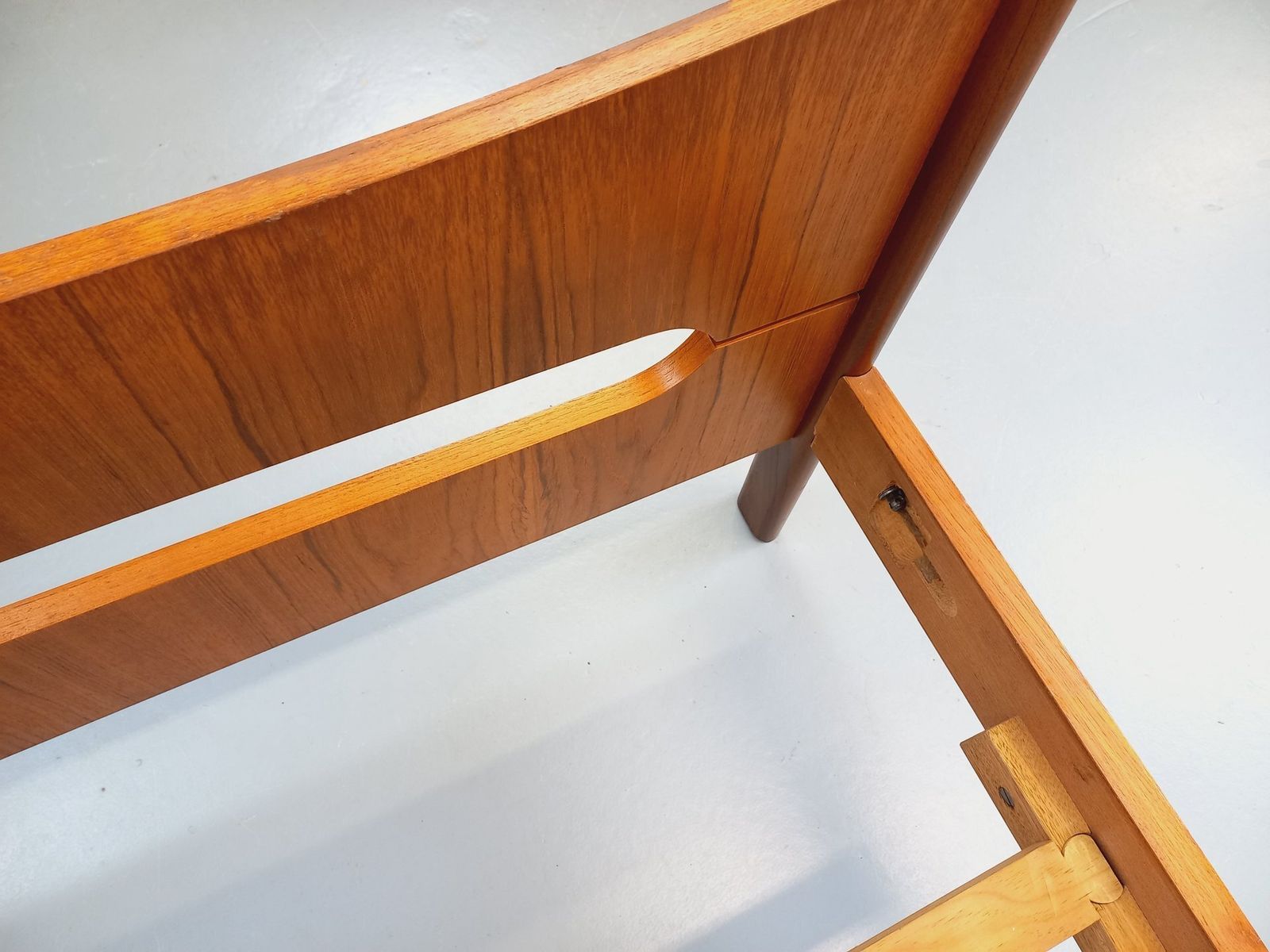 Scandinavisch eenpersoonsledikant in teak photo vinterior