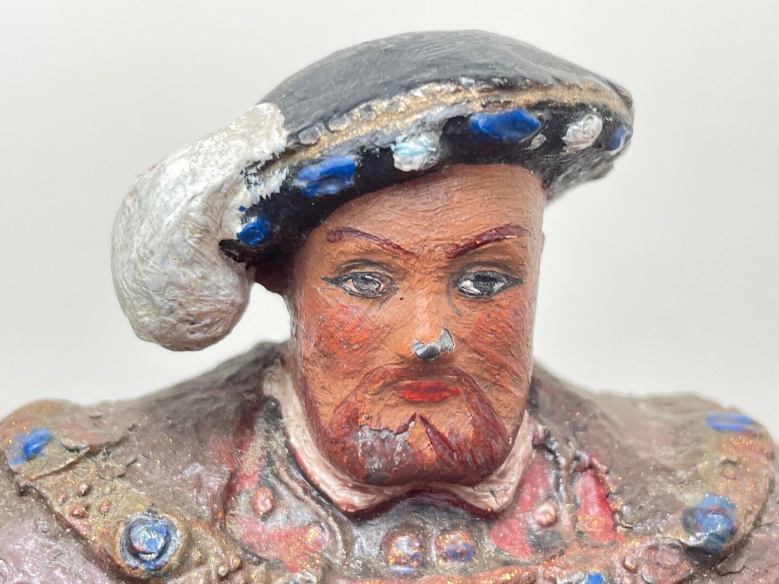 Mid-Century handgeschilderd loden beeldje van de Tudorkoning Henry VIII photo 2000.0