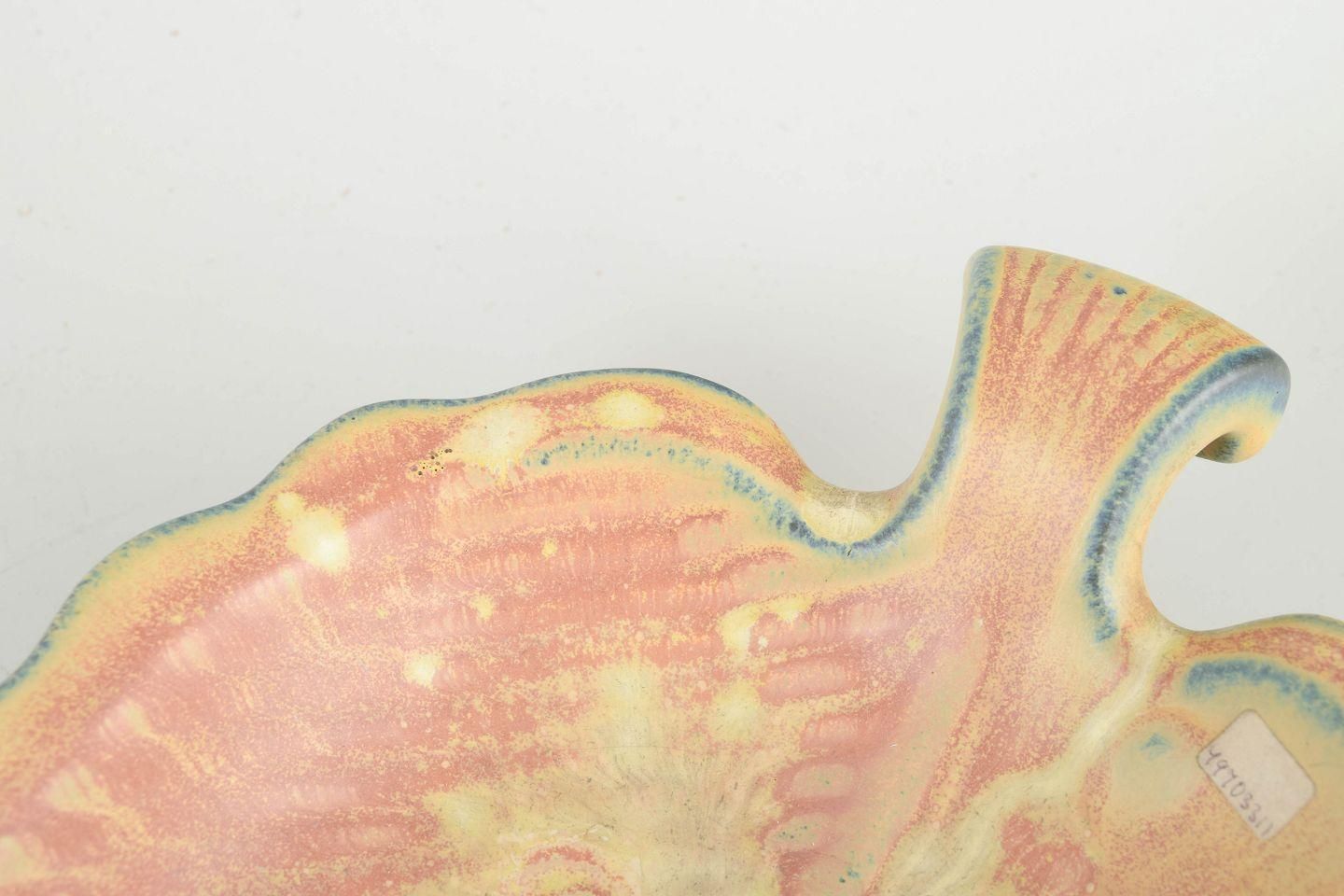Coupe en forme de feuille Gunnar Nylund pour Rörstrand, en grès, milieu du XXe siècle. photo for sale