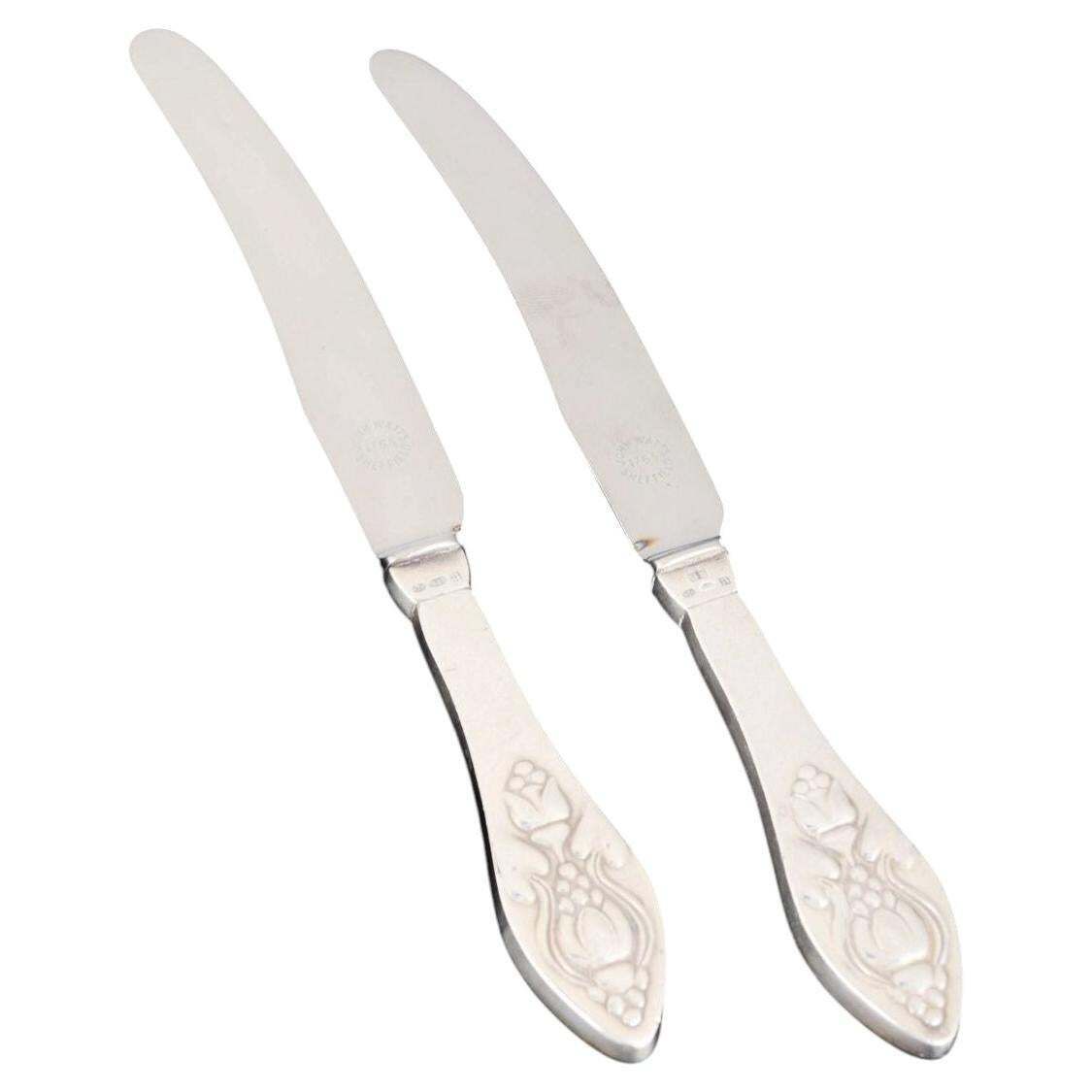Georg Jensen. Deux couteaux à fruits « Fuchsia » en argent sterling et acier inoxydable.