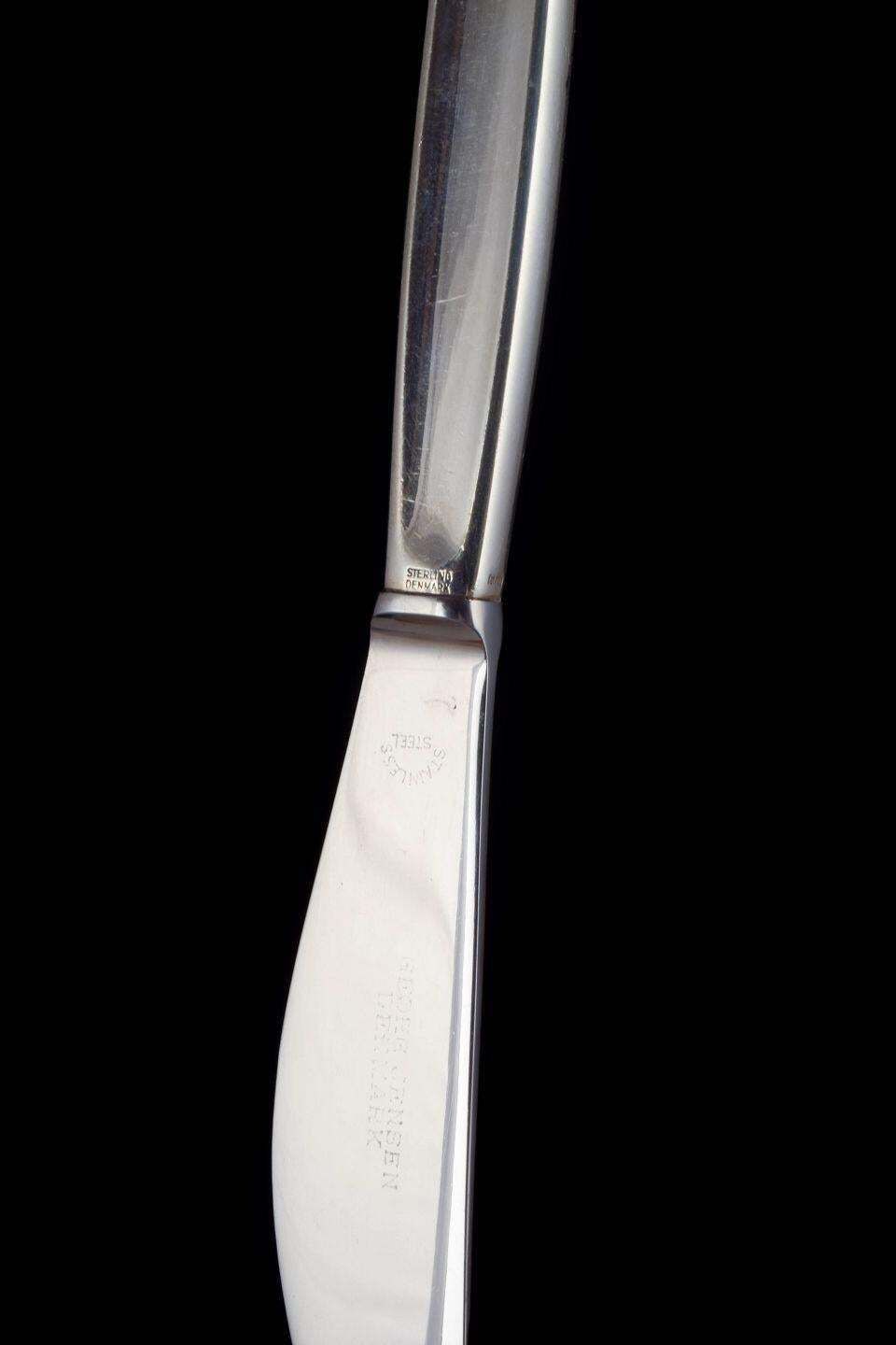 Georg Jensen. Six couteaux de table « Cypress » en argent sterling et acier inoxydable. photo 605.0