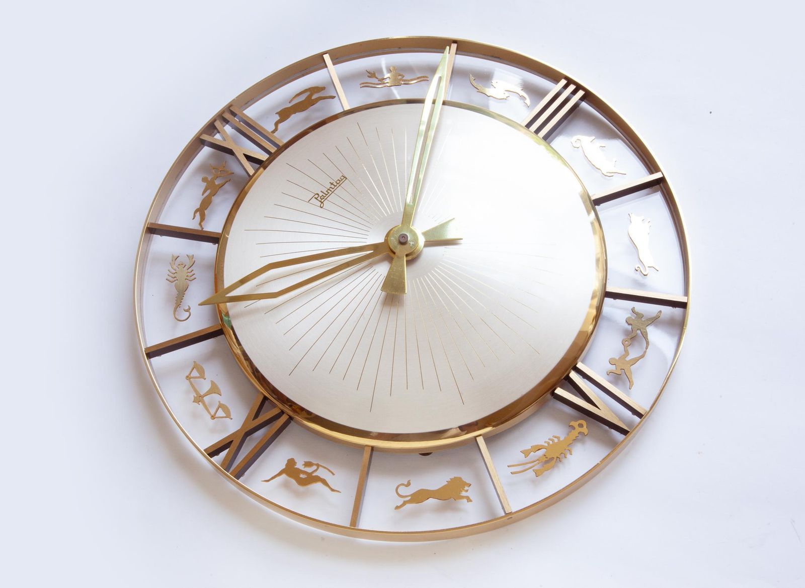 Nos Jakob Palmtag Wandklok Zodiac Mid-Century Modernism Art Deco Bauhaus Stijl Duitsland jaren 1950 Kienzle photo for sale