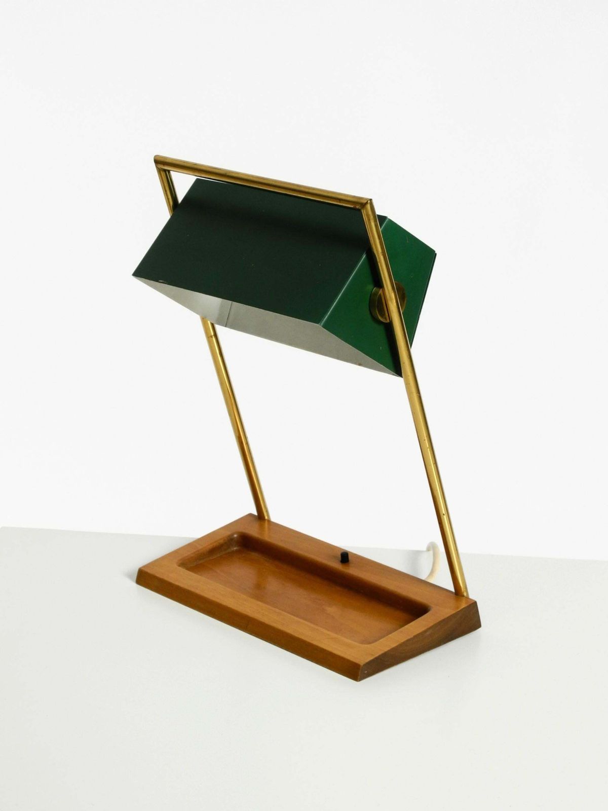 photo buy Temde Tafellamp uit de jaren 1960 met Messing Frame, Teakhouten Voet en Groene Lampenkap