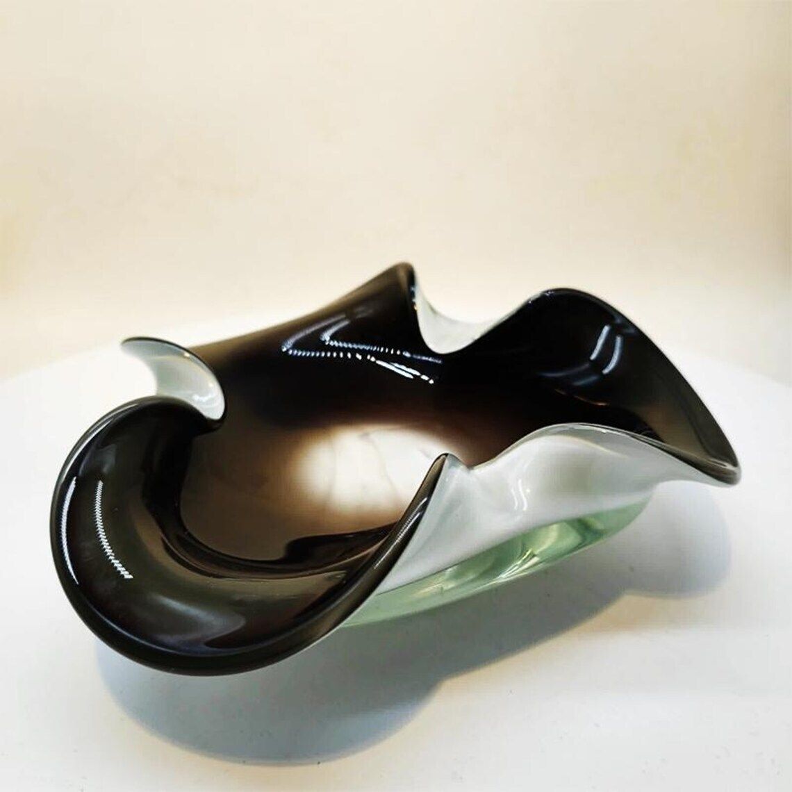 Grote bruine asbak of opbergschaal in Murano-glas, jaren 1970. photo furniture