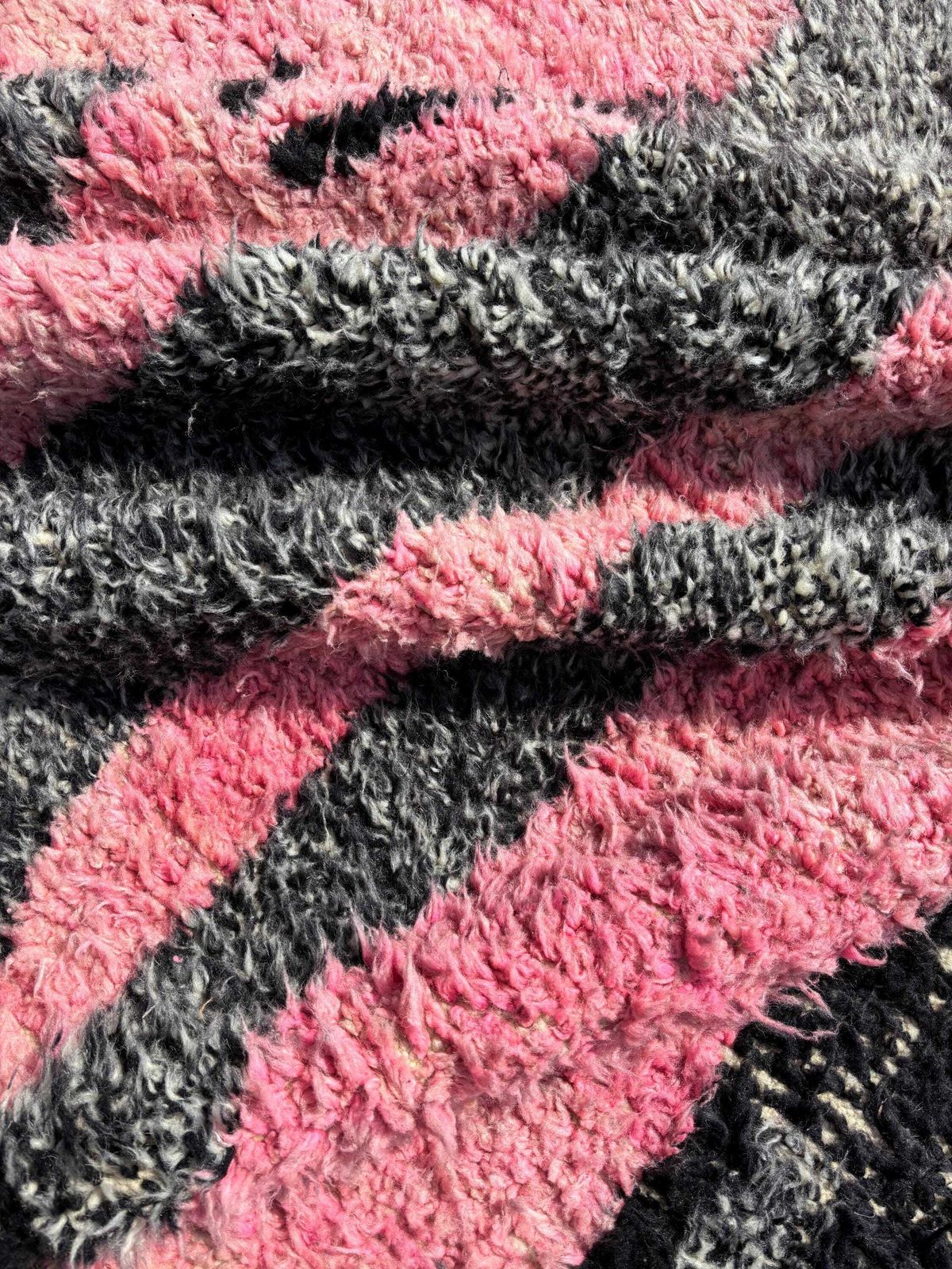 Modern Moroccan Berber Rug 200x300 Cm – Handmade Pink Wool Rug | Colorful Beni Ouarain Luxury Rug | Boho Chic Rug photo vinterior