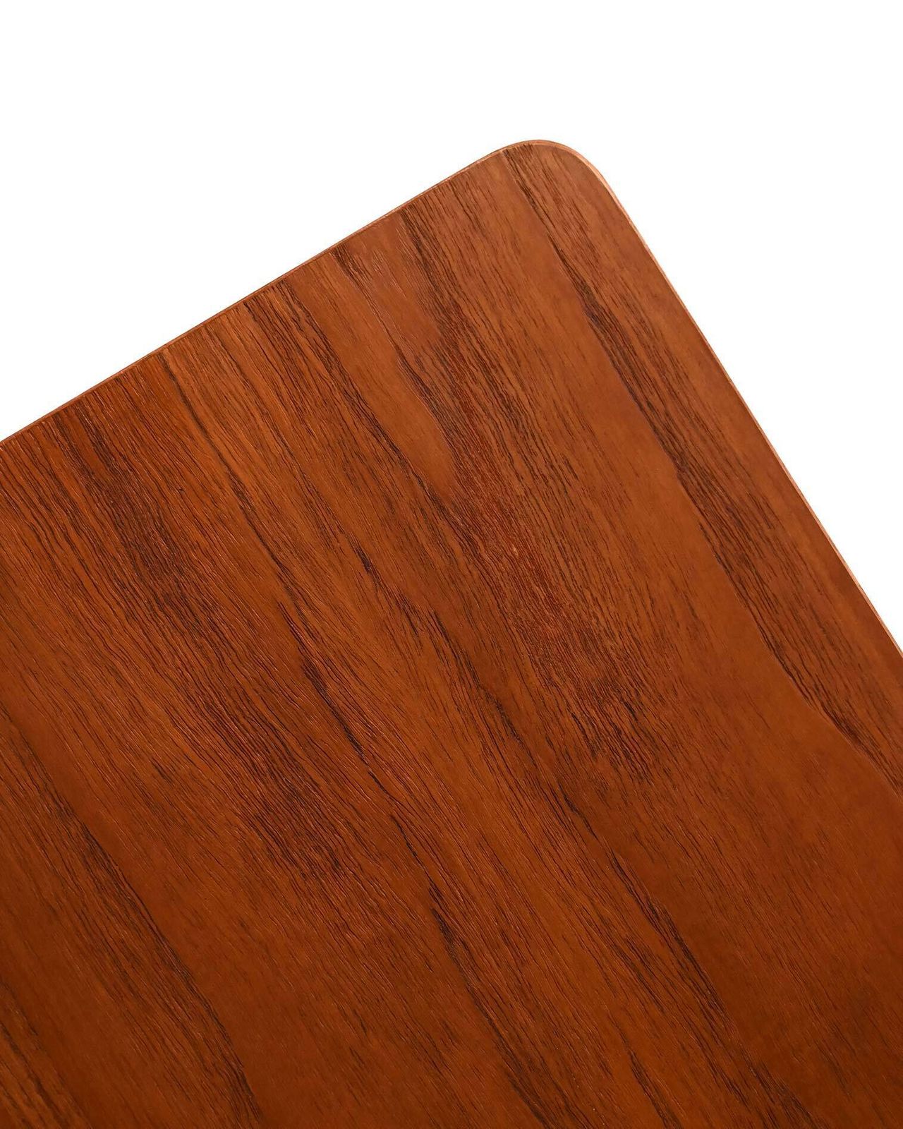 photo furniture Scandinavische teakhouten ladekast uit de jaren 1960
