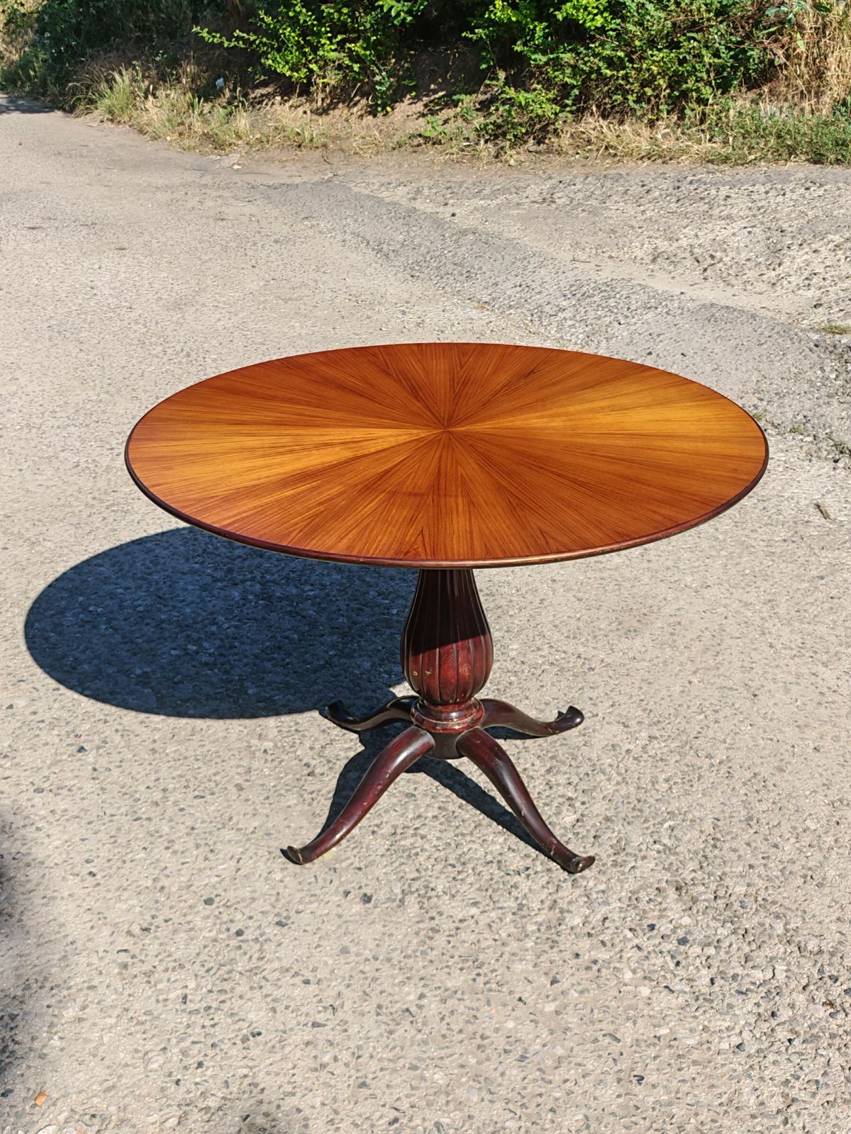 Italiaanse eettafel in mahonie, toegeschreven aan Paolo Buffa, jaren 1940 photo for sale