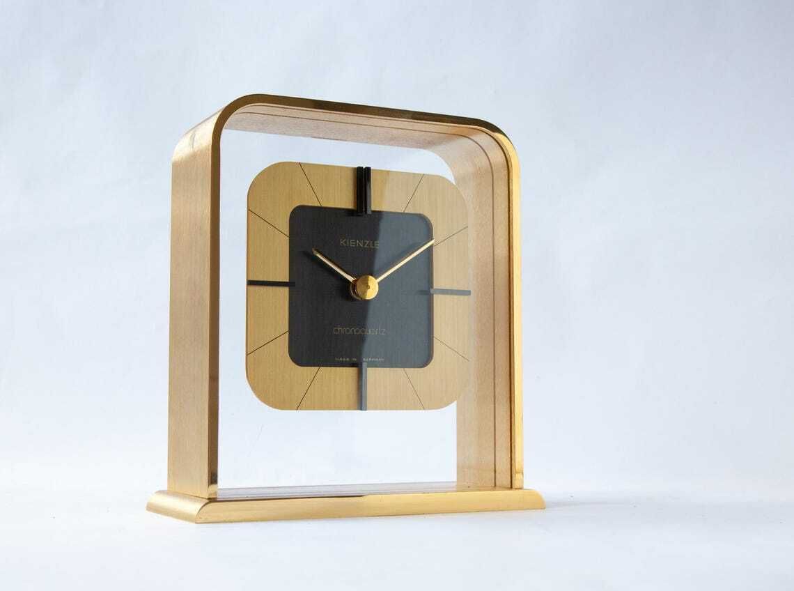 Verguld KIENZLE bureauklok – Mid-Century Lucent transparant ontwerp – Duitsland photo furniture