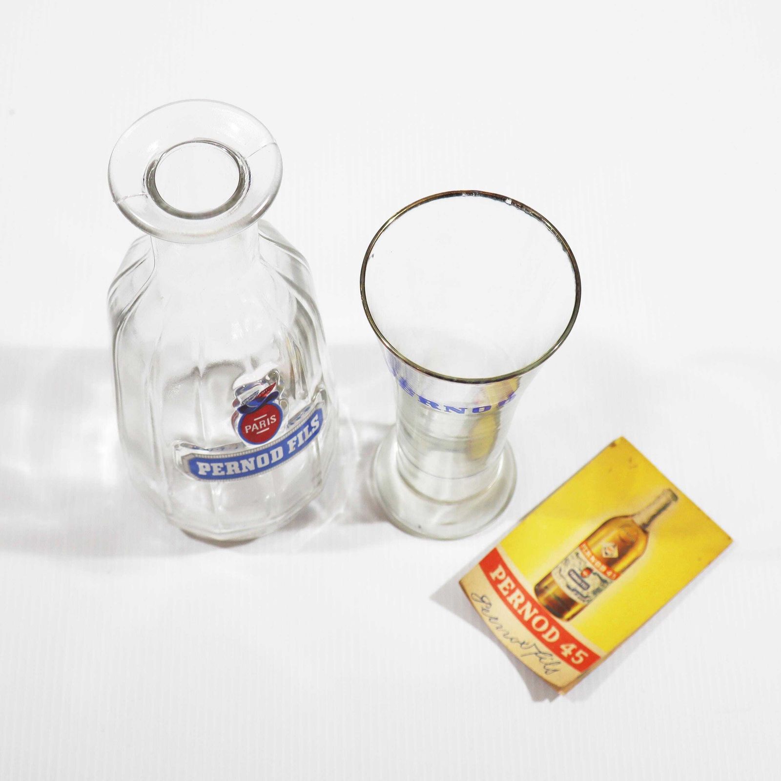 photo for sale Ensemble carafe et verre Pernod Fils Paris vintage, bistro français, années 1960