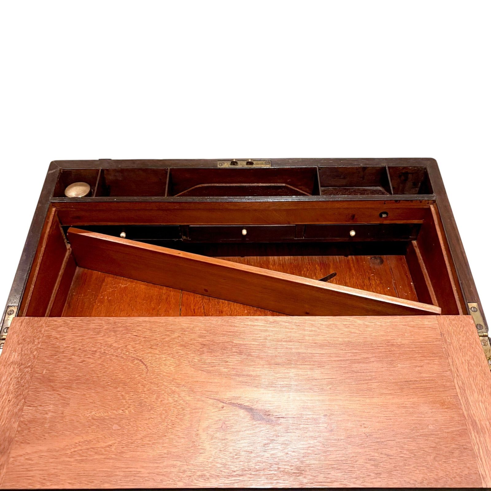 photo furniture Grote Victoriaanse Mahonie Schrijfschuin, Messing Beslag, Werkende Sleutel, Geheime Lades