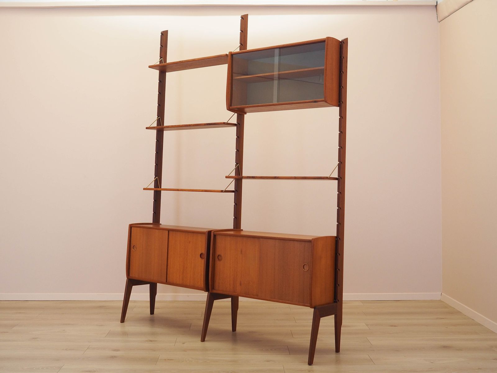 Teakhouten modulaire kast, Noors design, ca. jaren 1960, geproduceerd door Blindheim Mobelfabrikk, ontworpen door John Texmon en Einar Blindheim photo vinterior