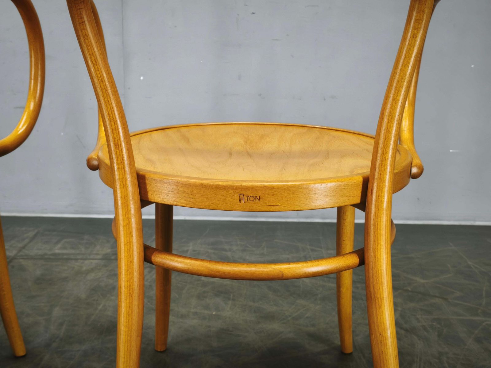Ton Model 209 Bentwood eetkamerfauteuils, Tsjechië, jaren 2000 photo vintage