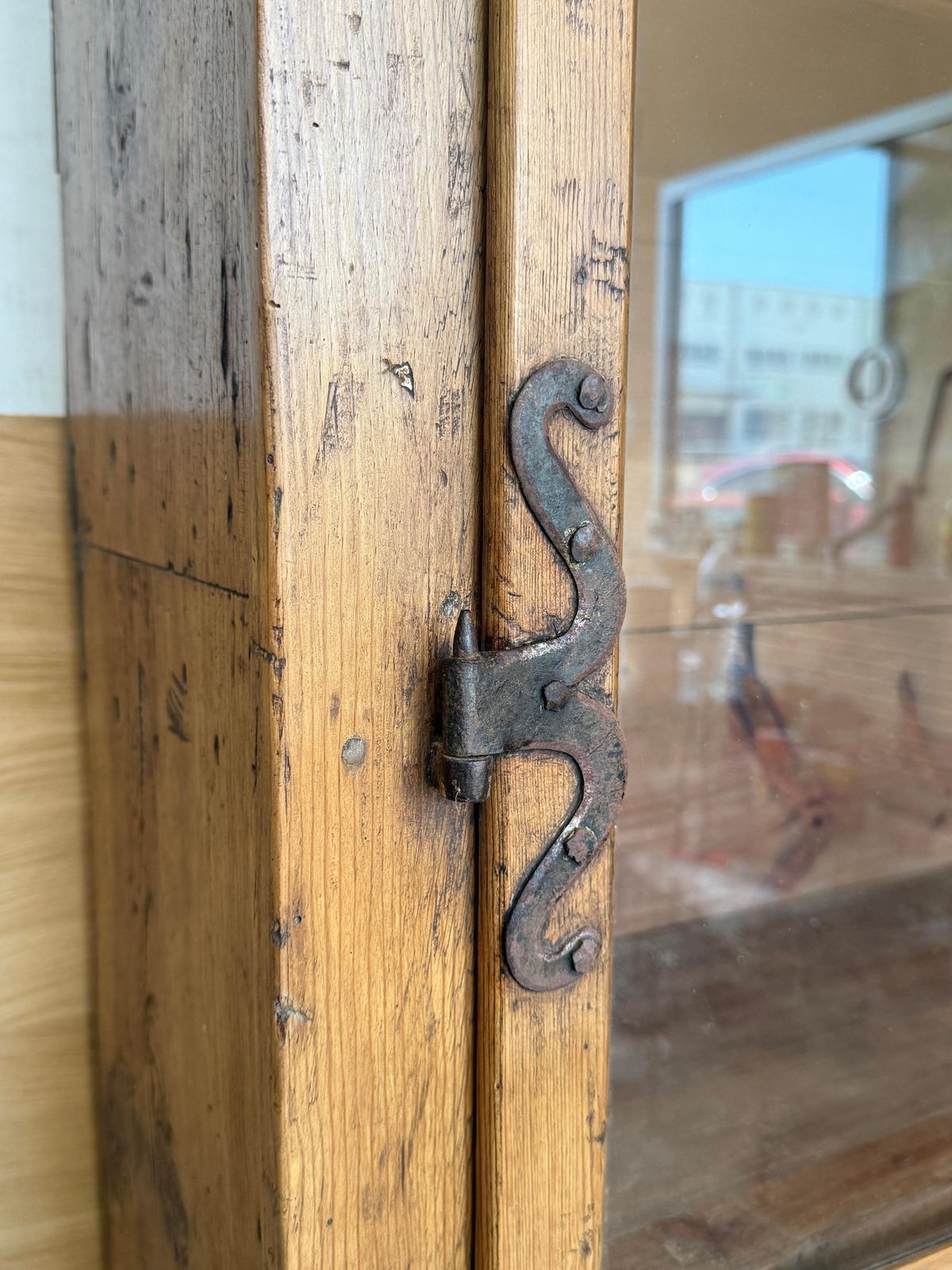 Vitrine d'époque rustique en bois récupéré avec portes coulissantes en verre photo 6062.0
