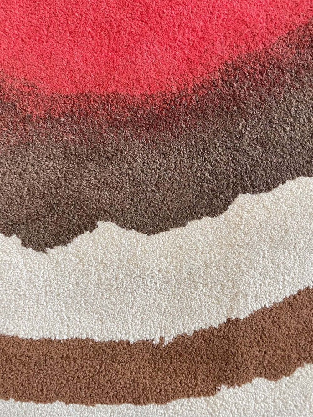 photo furniture Tisca Forster handgetuft wollen vloerkleed – Tapestry, jaren 1980, Frankrijk