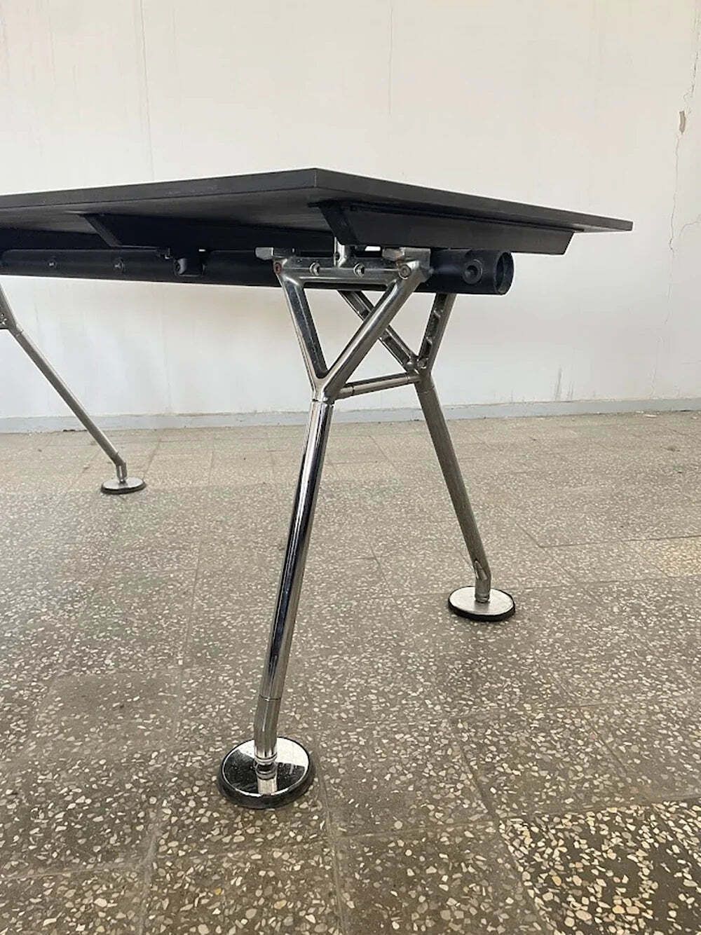 Nomos Table van Sir Norman Foster voor Tecno, jaren 1980 photo vinterior