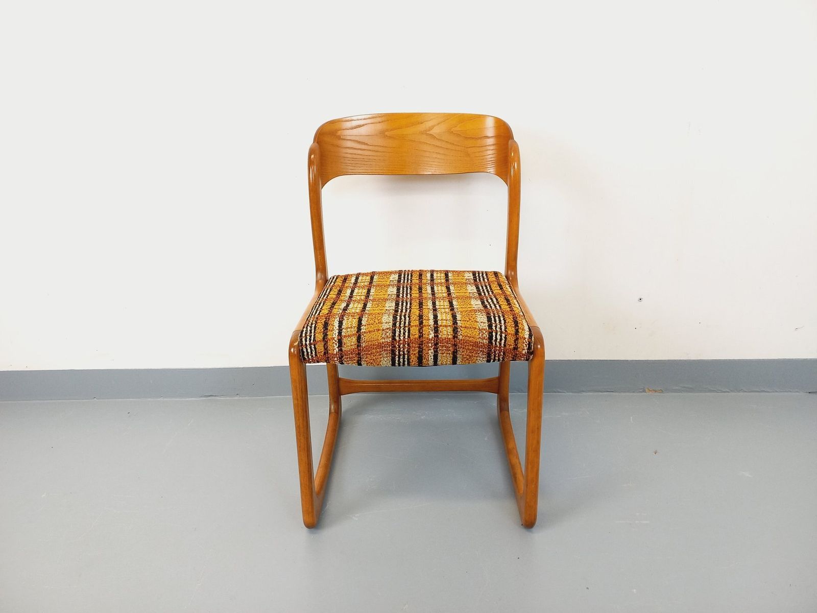 Chaise traîneau Baumann en bois et tissu laine photo furniture