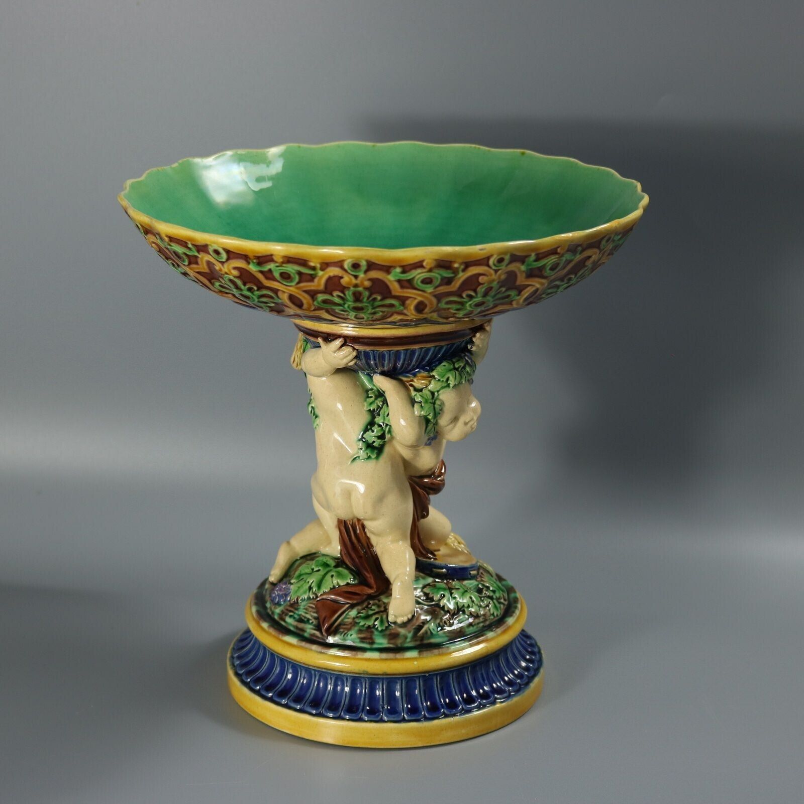 Minton Majolica Putti Comport, 19e eeuw photo 885.0