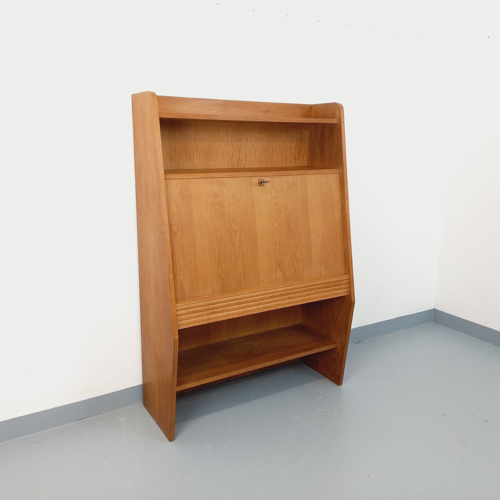 Brutalistisch eiken secretaire, jaren 1960