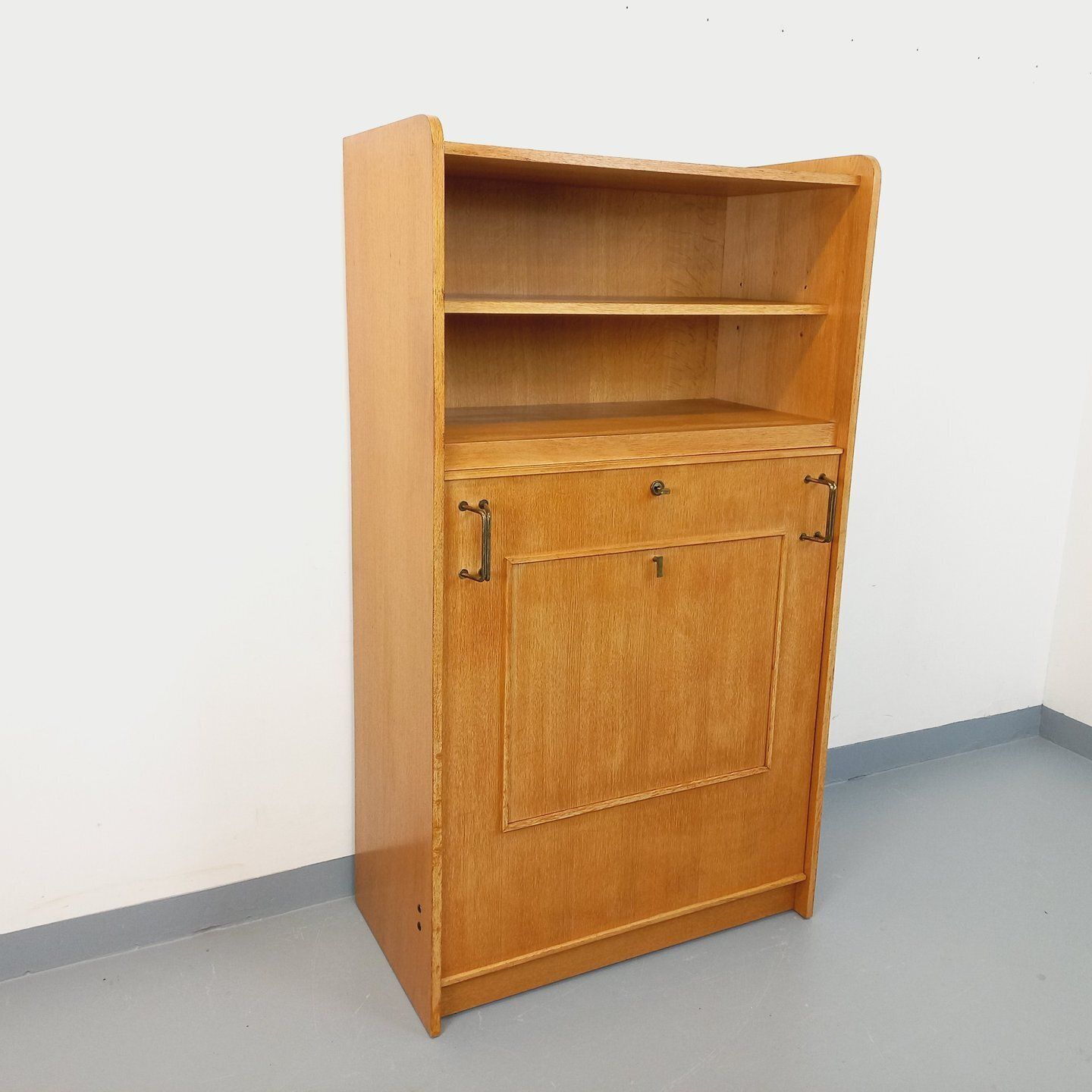 Storage Unit With Oak Side Table