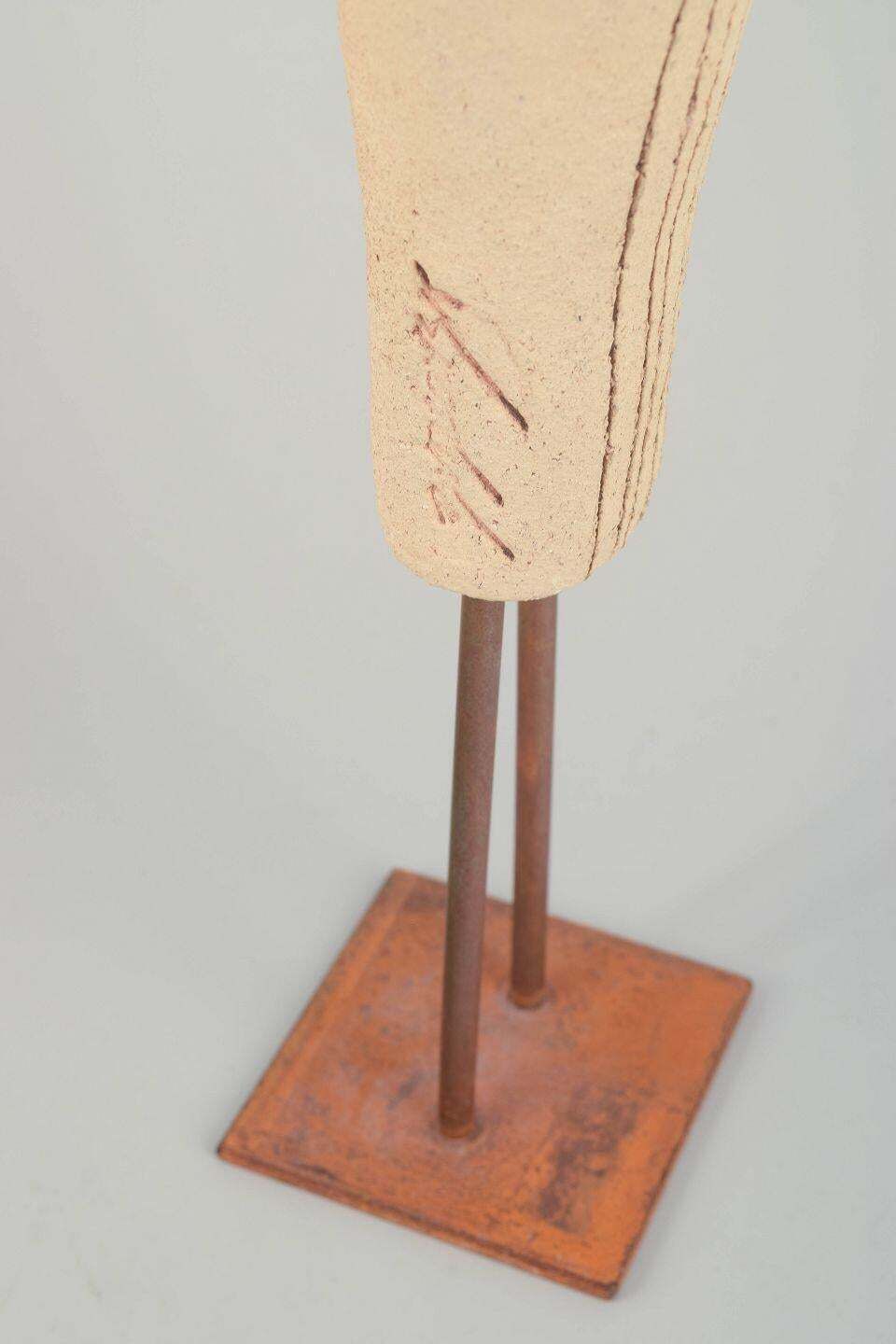 Ewa Budzowska, Pools keramisch kunstenaar. Keramisch sculptuur van een vogel, jaren 1980 photo Kunst