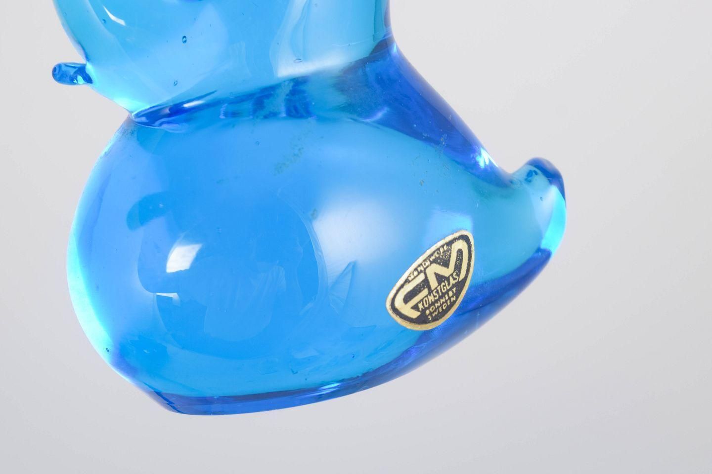 Josef Marcolin voor FM Ronneby. Set van vijf eendenbeeldjes in blauw kunstglas. photo Woonaccessoires