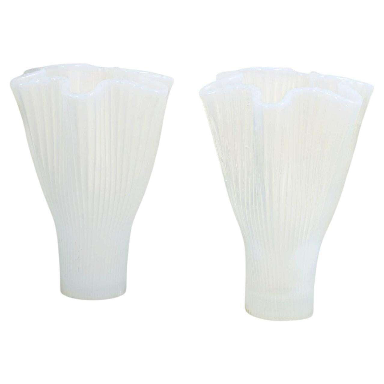 Arthur Percy pour Gullaskruf, Suède. Paire de vases en verre artistique « Reffla », années 1970.