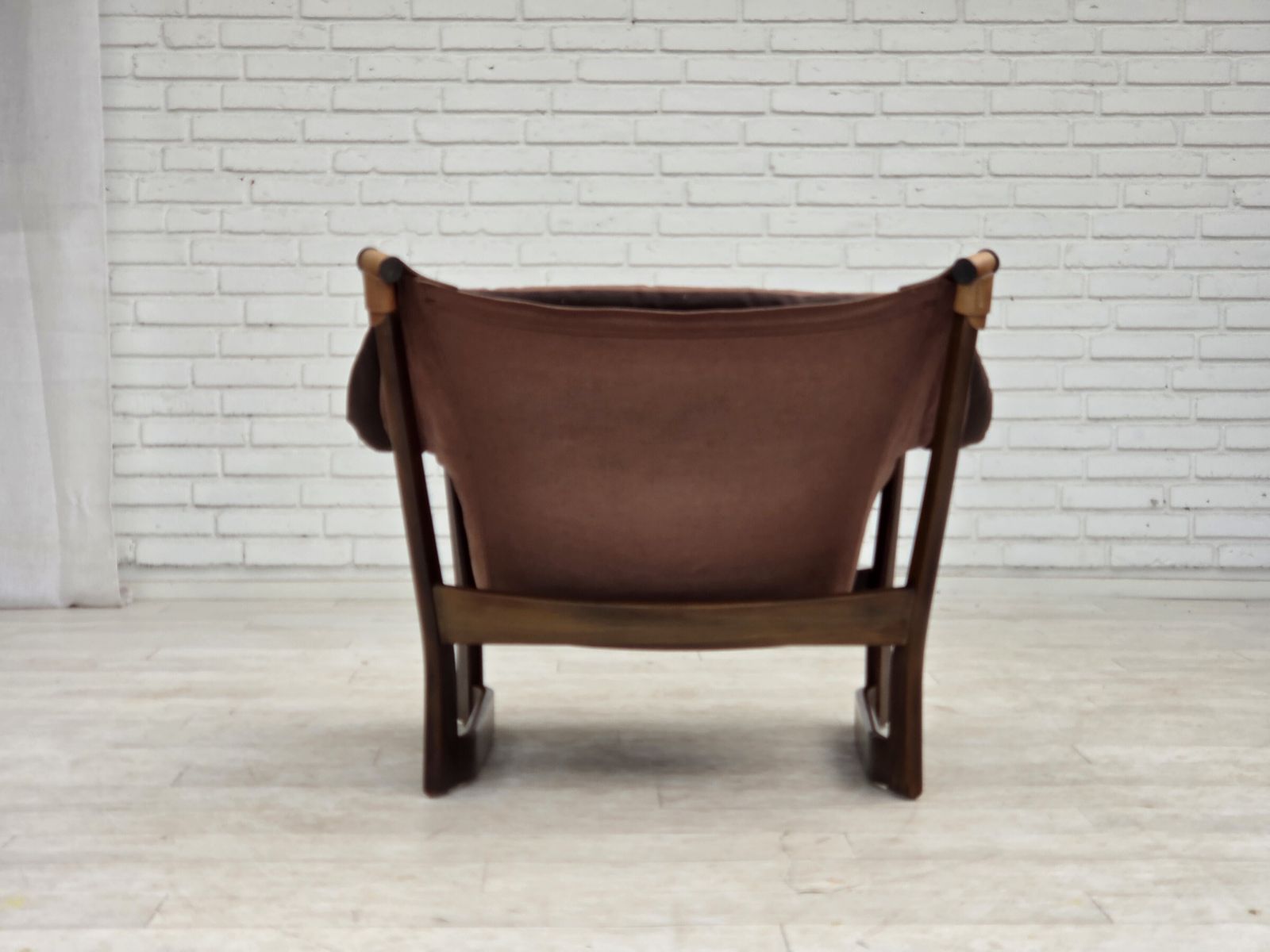 photo vintage Ca. jaren 1970, Noors design van Tormod Alnaes, "Trega" loungestoel.