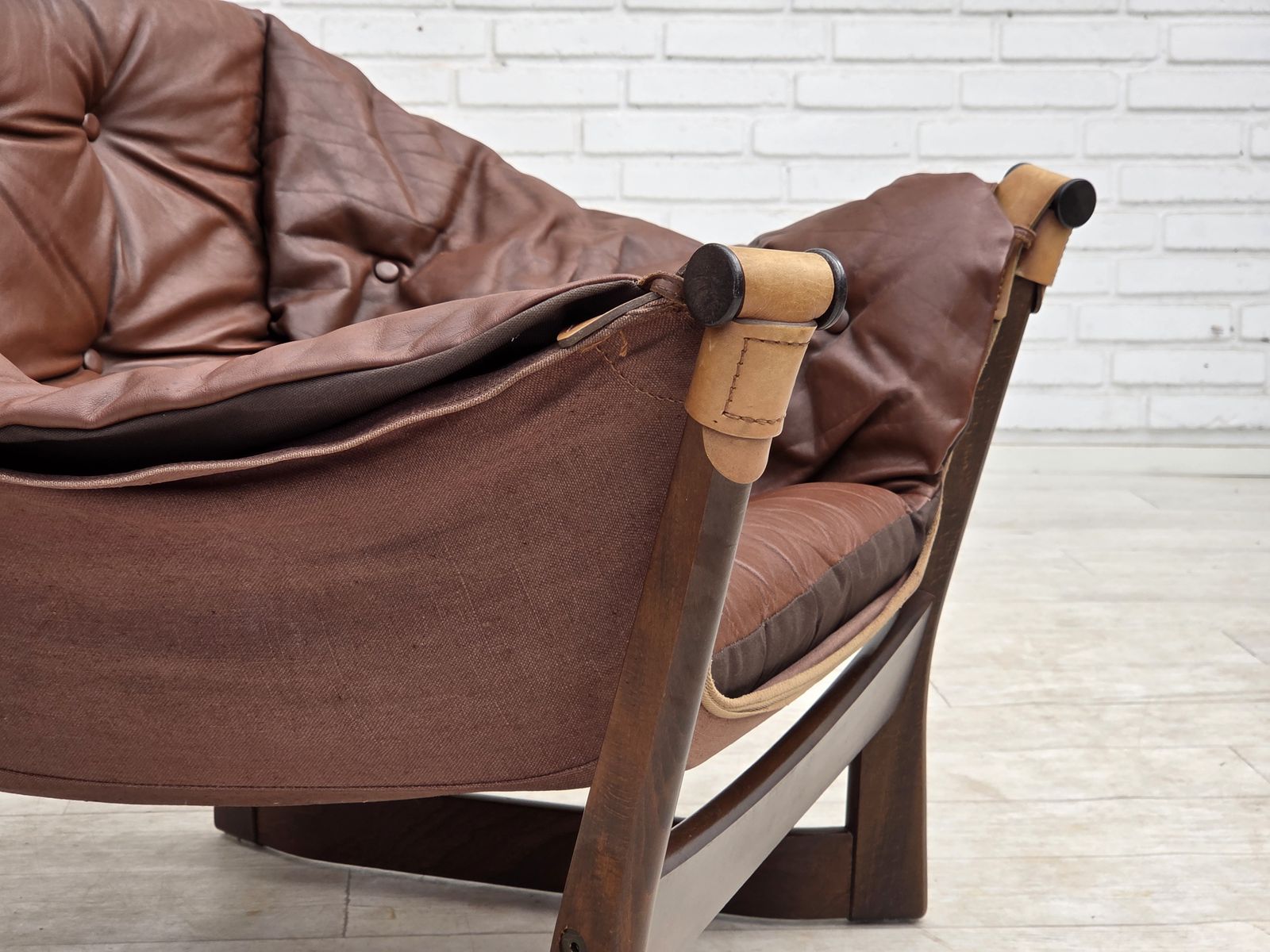 Ca. jaren 1970, Noors design van Tormod Alnaes, "Trega" loungestoel. photo Meubels