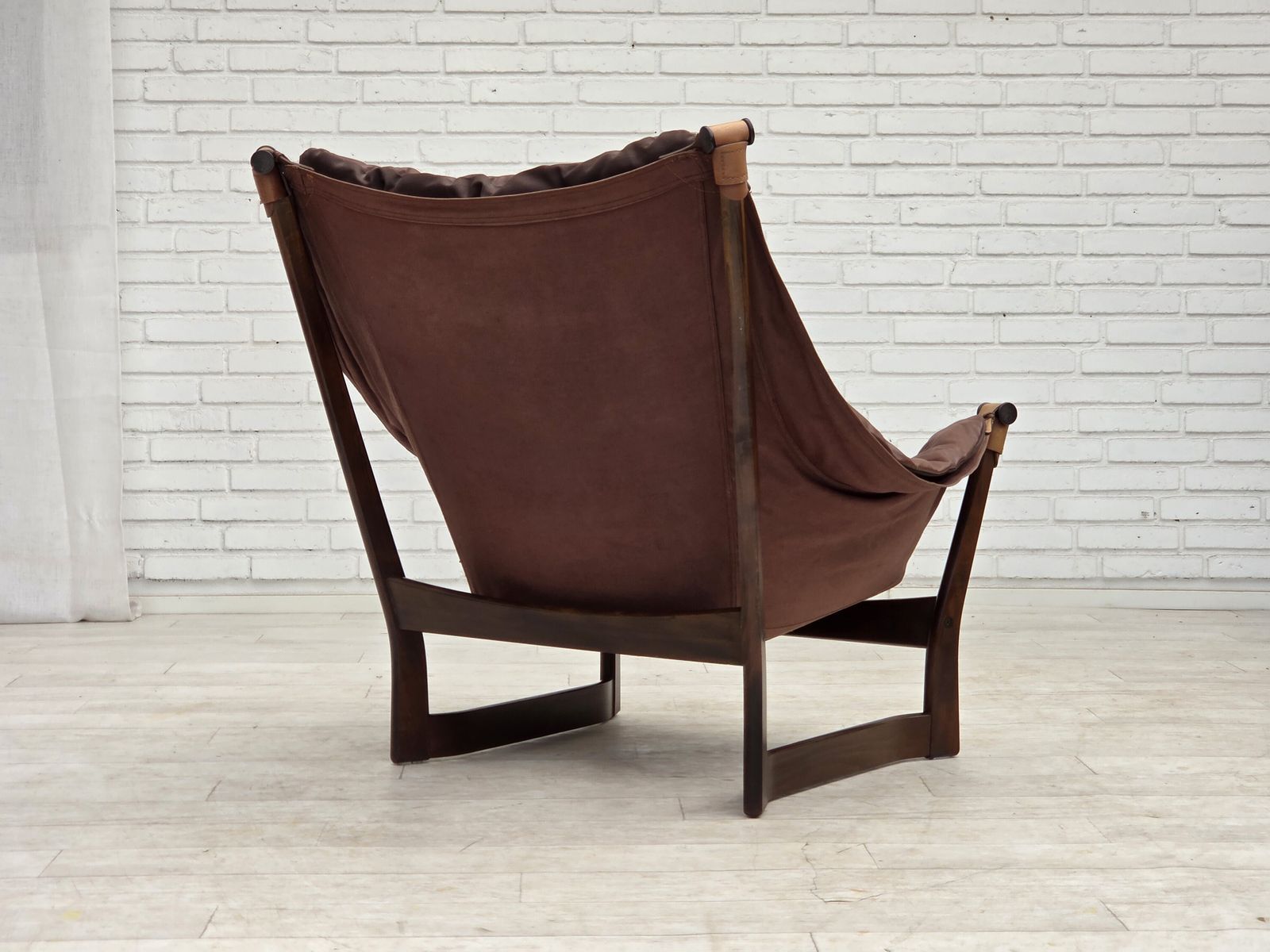 photo buy Ca. jaren 1970, Noors design van Tormod Alnaes, "Trega" loungestoel.