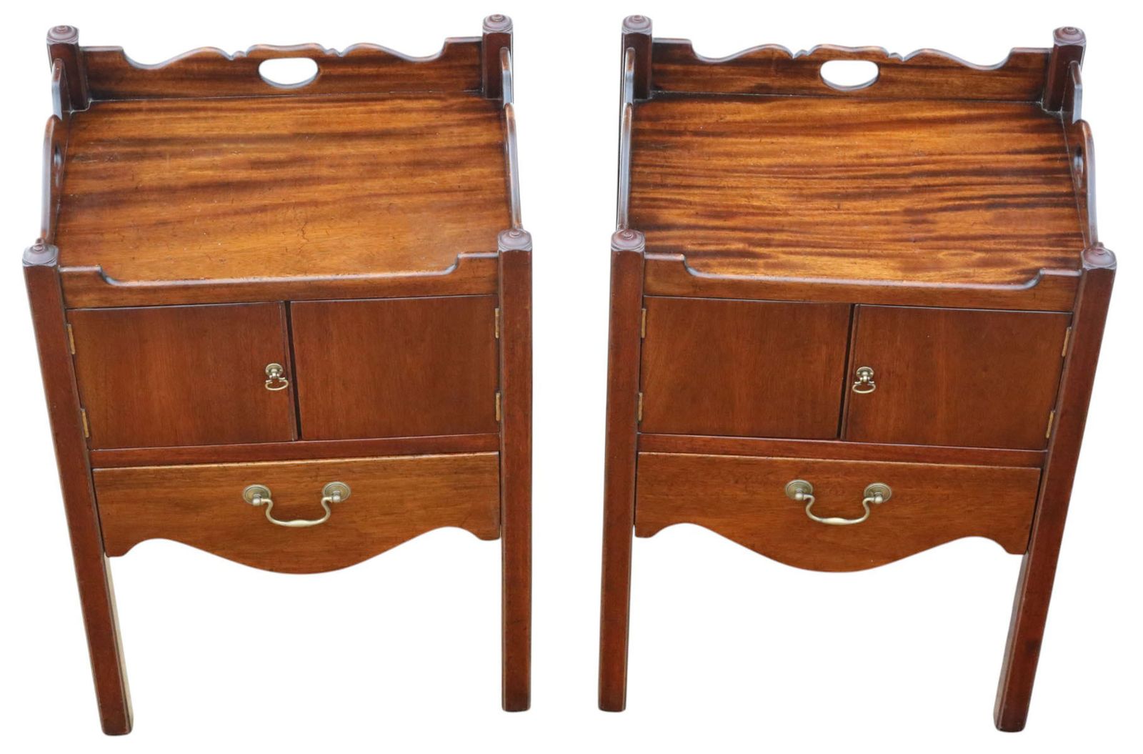Fine Quality Pair Of Antique Georgian Revival Mahogany Bedside Tables / Cupboards Mid 20th Centuryc1960 photo vinterior