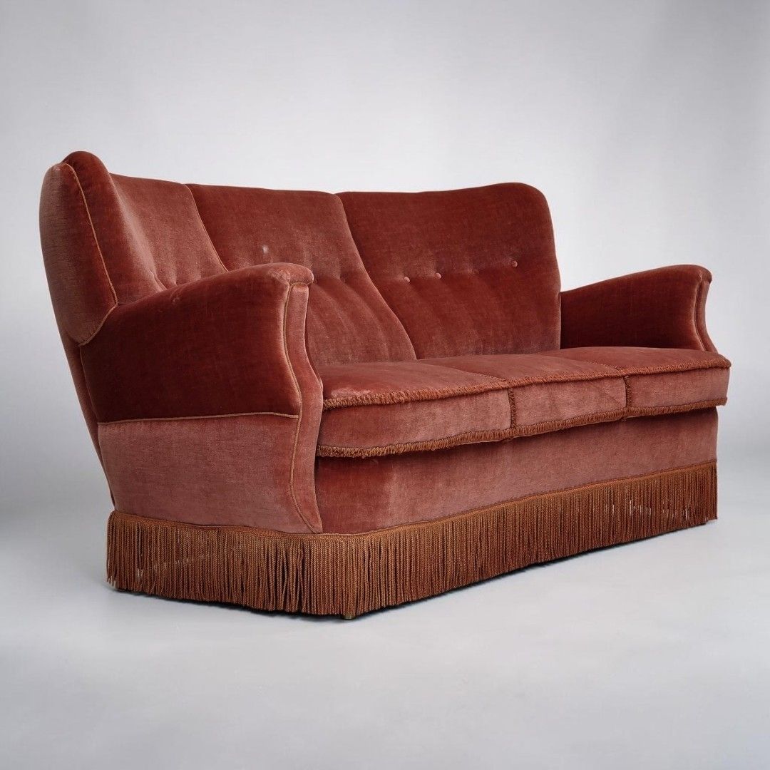 Jaren 1970, 3-zits Deense gebogen bank, roze meubelvelours.